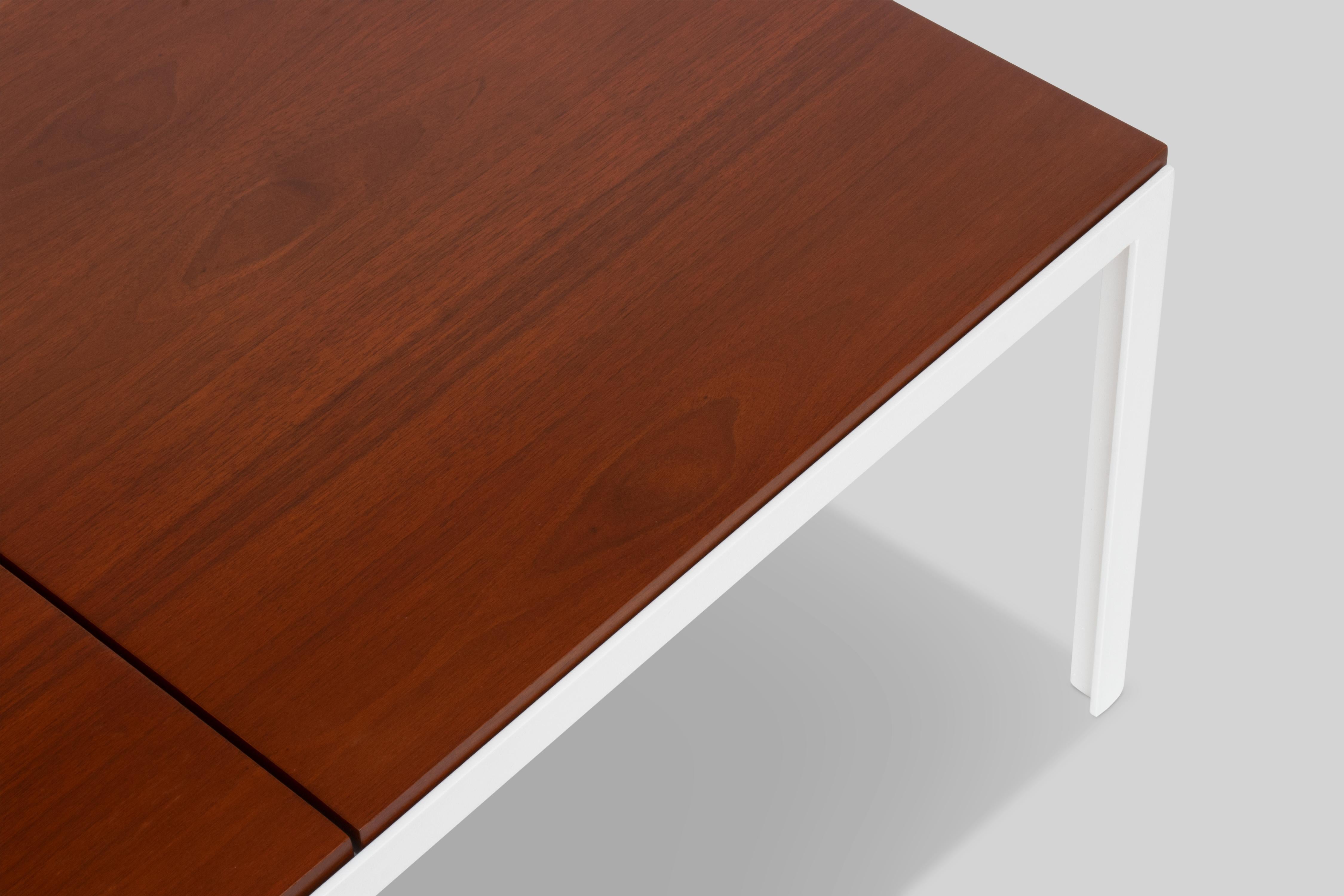 Mesa baja/banco angular en T vintage de mediados de siglo de Florence Knoll en venta 3
