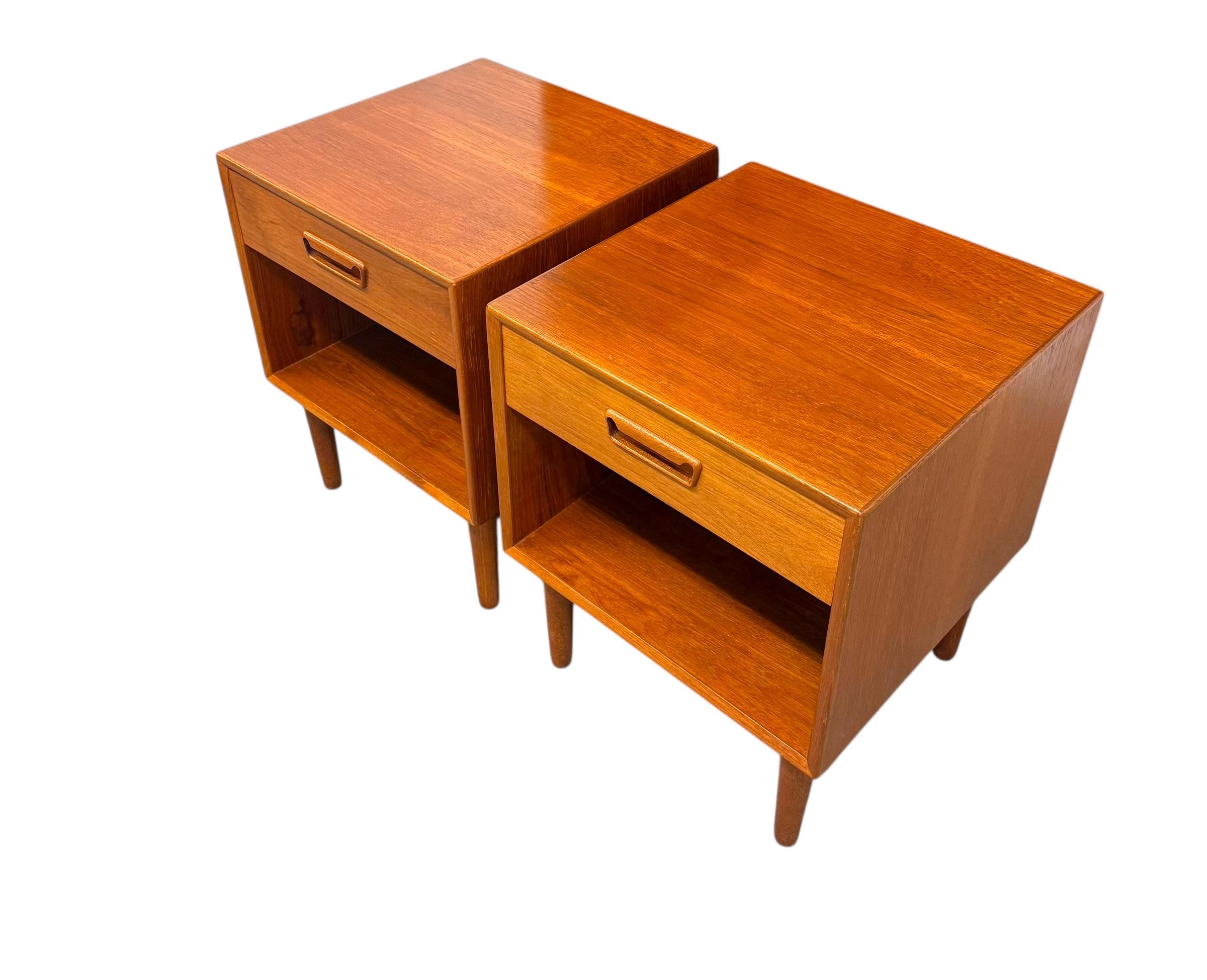 Vintage Mid Century  Set di 2 tavolini in teak di Westnofa, Design scandinavo. In condizioni buone in vendita a Seattle, WA