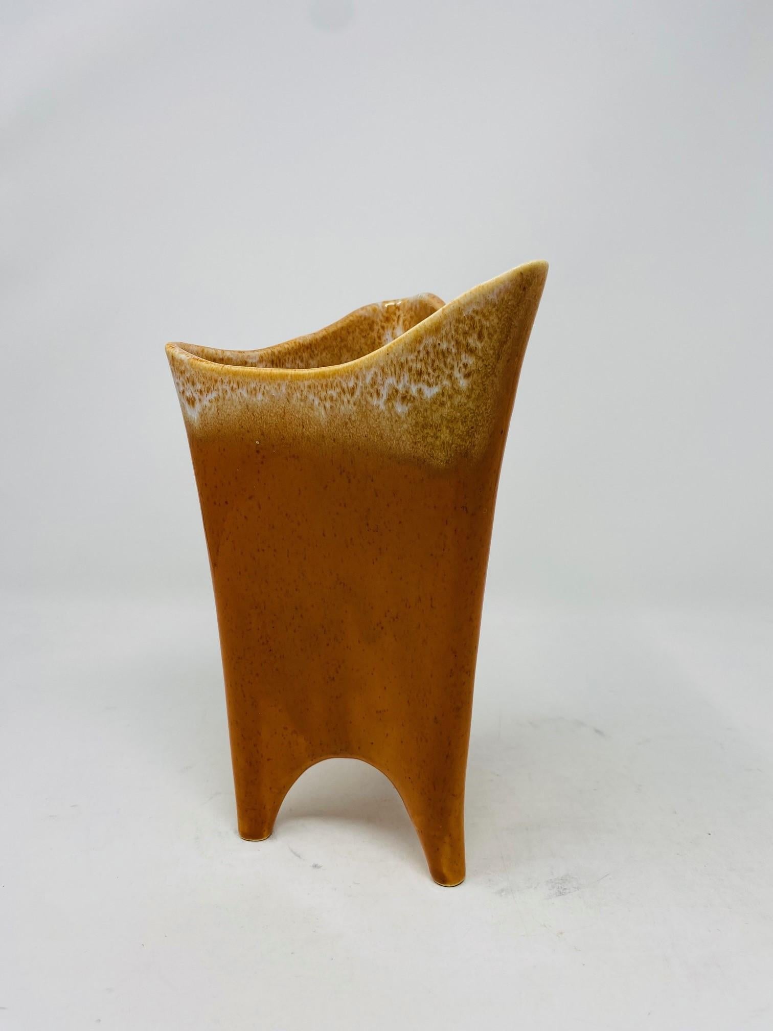 Mid-20th Century Vintage Mid-Century Triangular Tripod Ceramic Planter Vase by Stanford Sebring