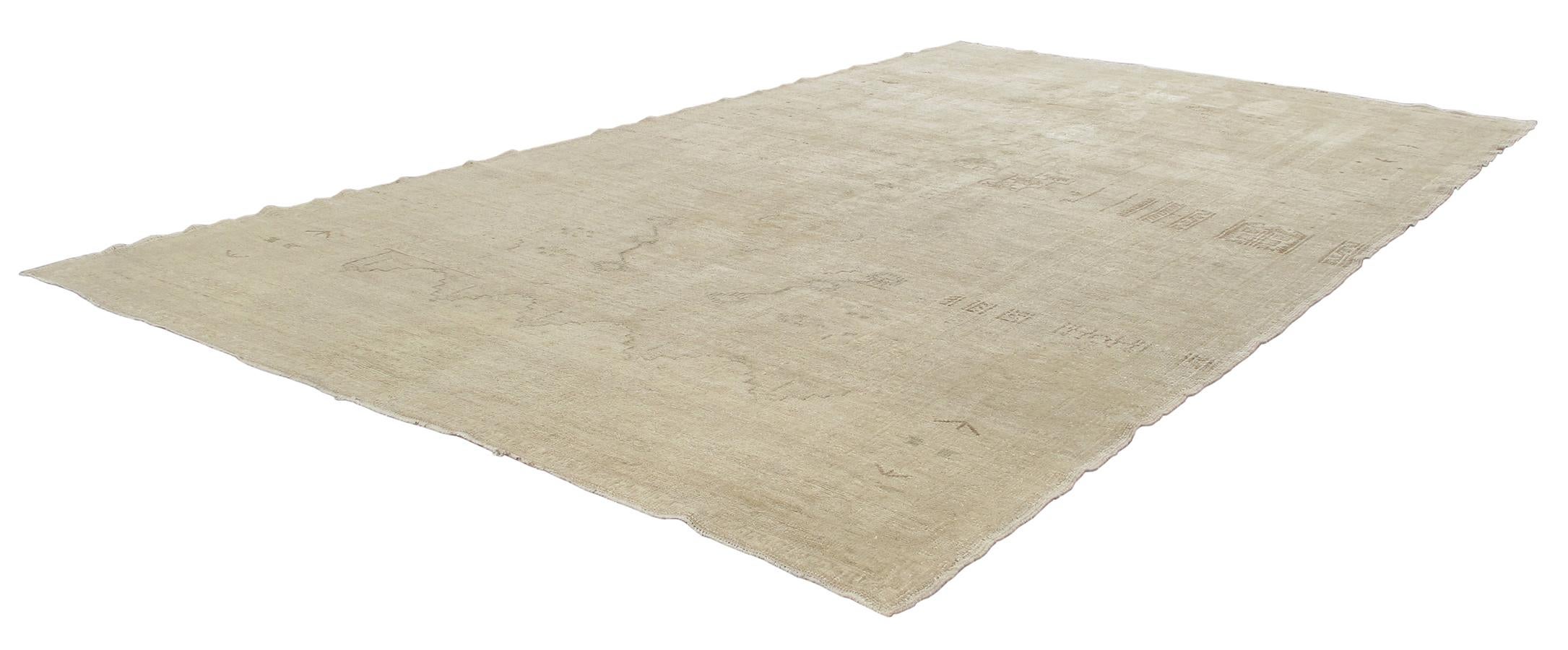 Alfombra tribal anatolia vintage de mediados de siglo Turco en venta