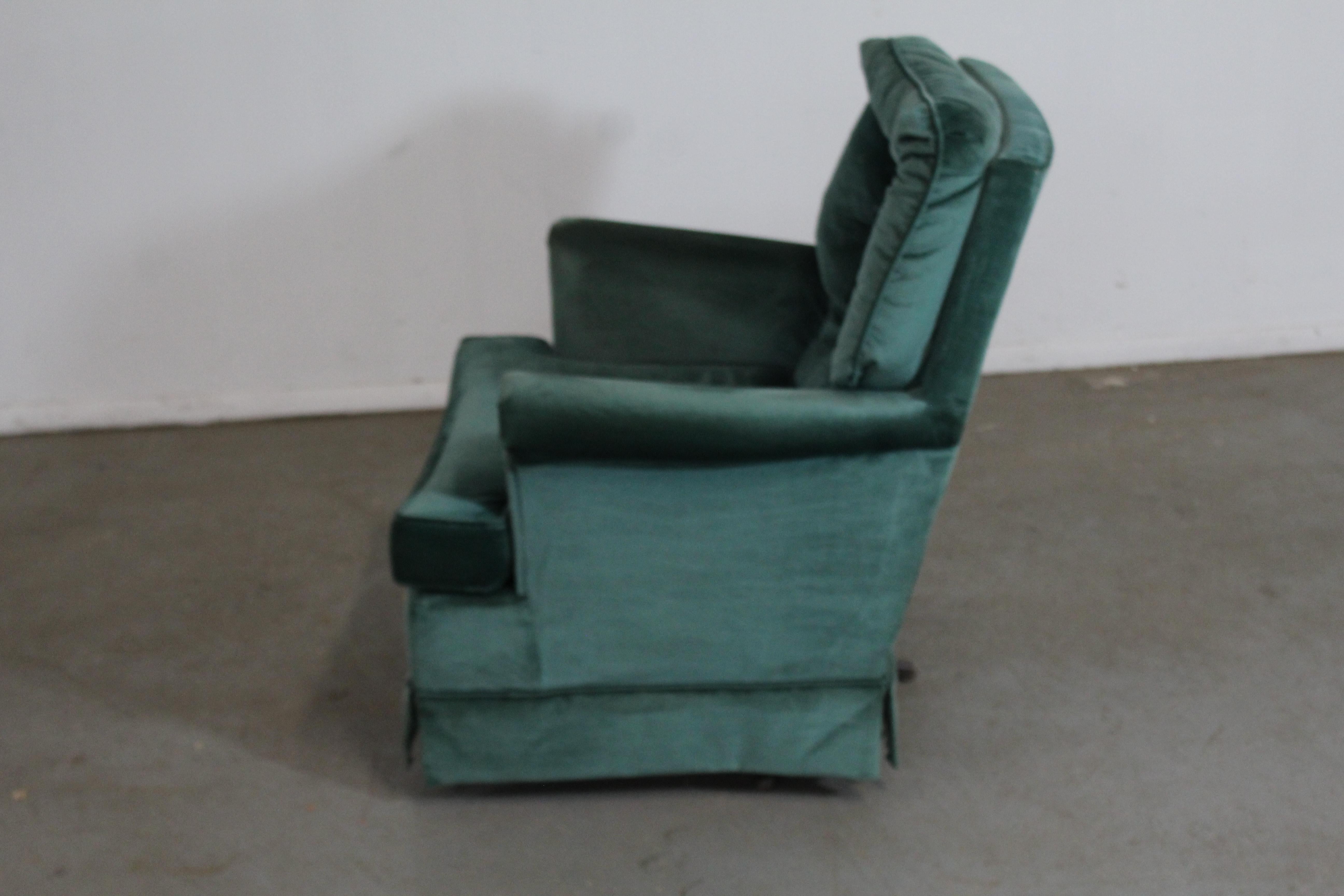 Mid-Century Modern Vintage Mid-Century Tufted-Back Swivel Rocker Club Chair For Sale