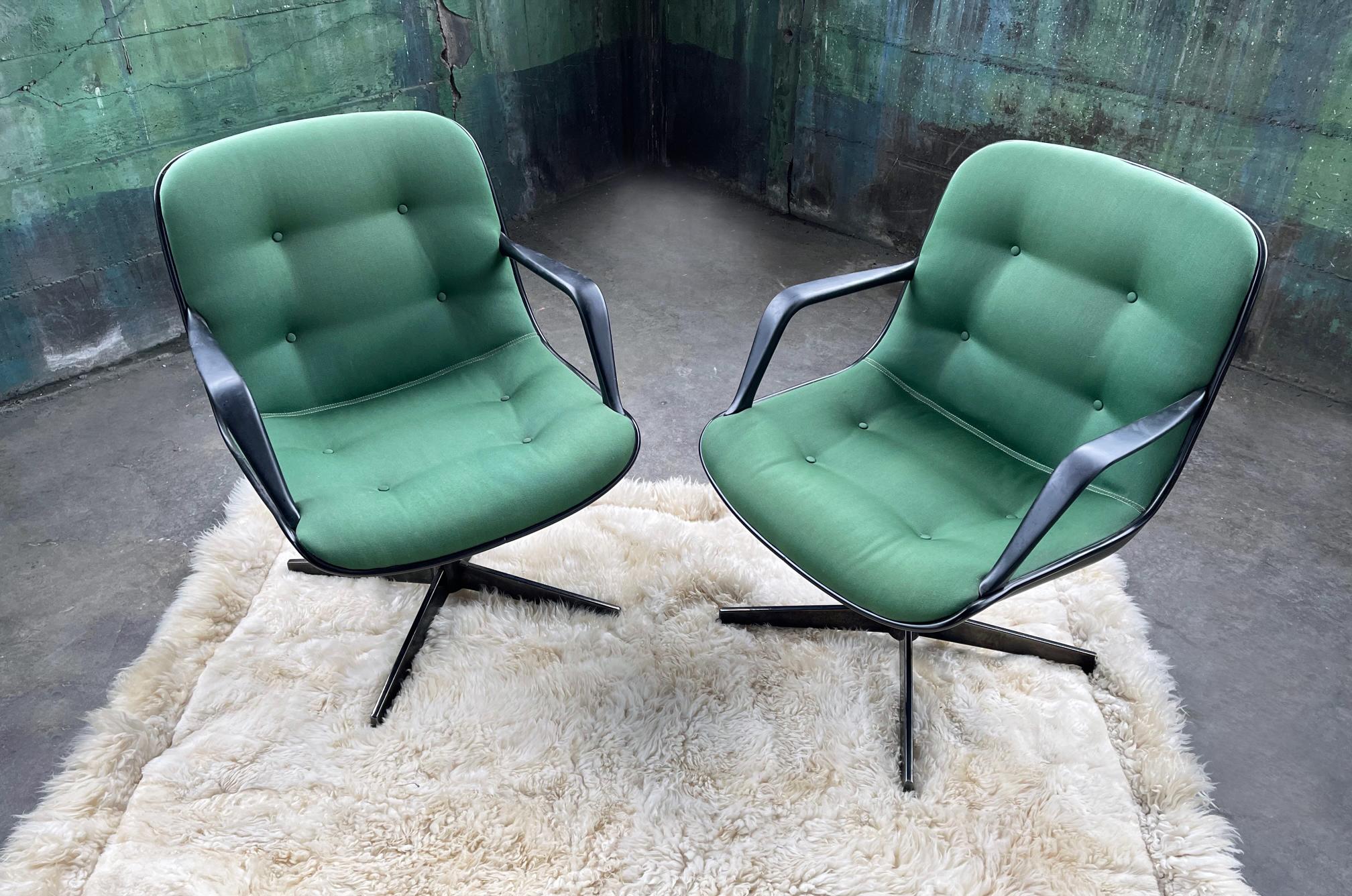 Mid-Century Modern Vintage Mid-Century Tufted Green Faux Leather Textile Steelcase 451 Office Chair For Sale