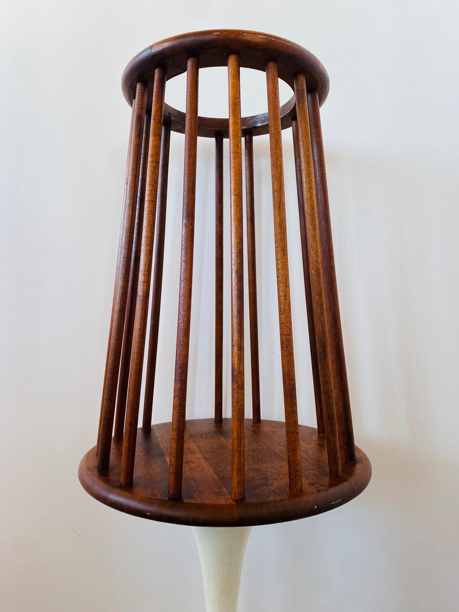 Carved Vintage Mid-Century Tulip Base Plant Stand For Sale