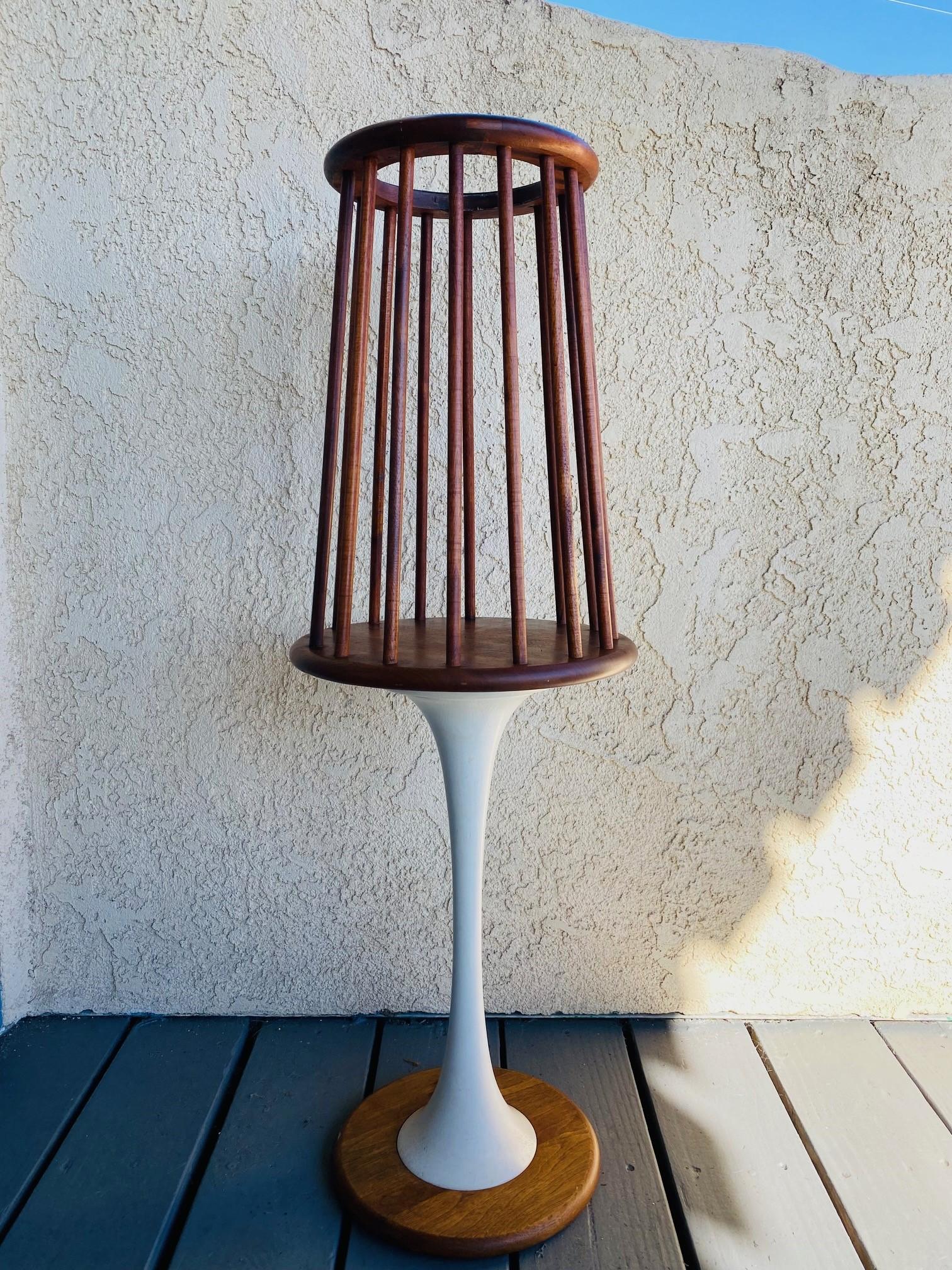 Mid-20th Century Vintage Mid-Century Tulip Base Plant Stand For Sale