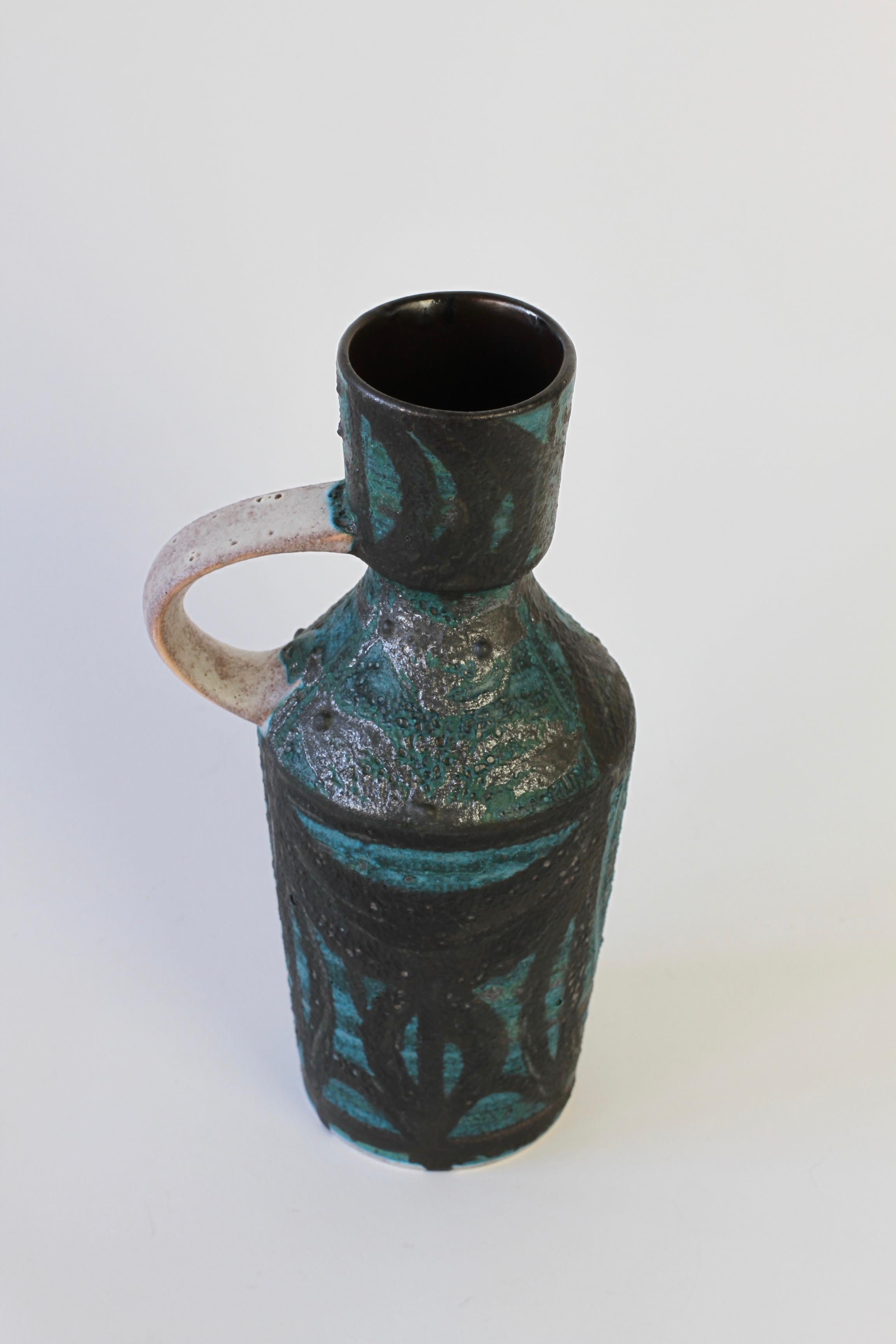 20th Century Vintage Midcentury Vase with Green and Black Lava Glaze Accents For Sale