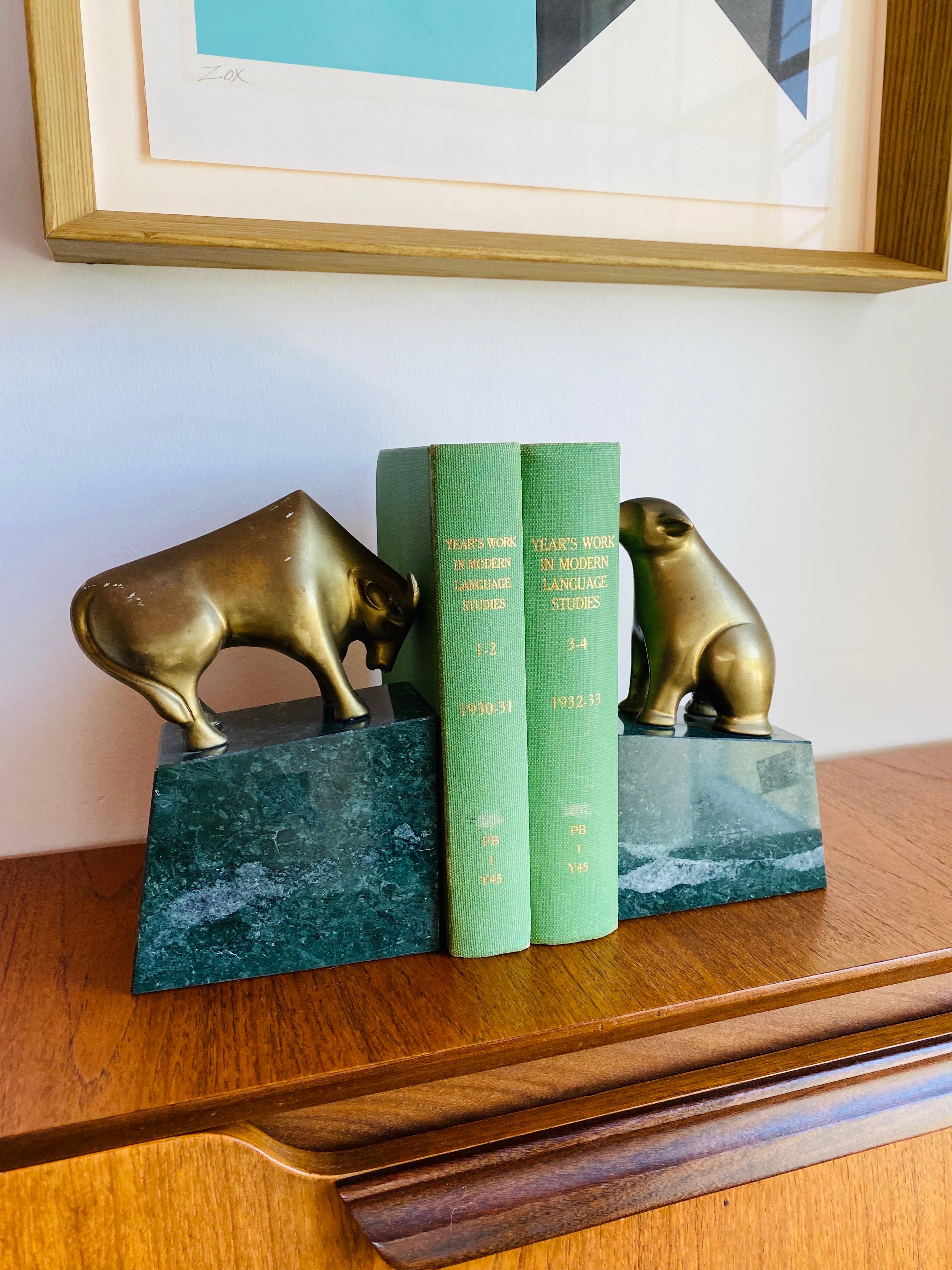 XX secolo Reggilibri in bronzo di Wall Street, 'coppia', vintage di metà secolo in vendita