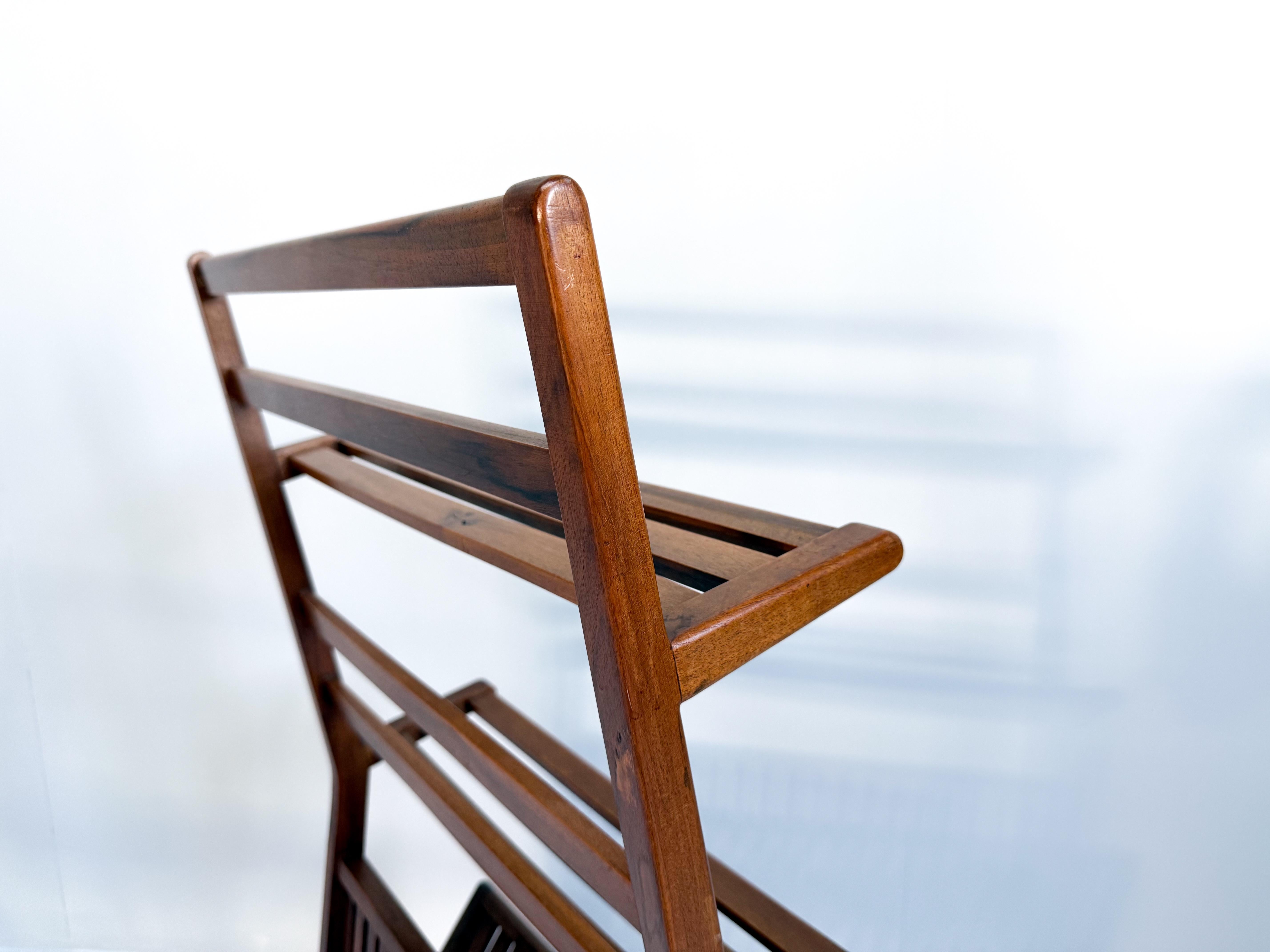 Vintage Mid-Century Walnut Bookshelf and Magazine Rack (1960s) For Sale 5