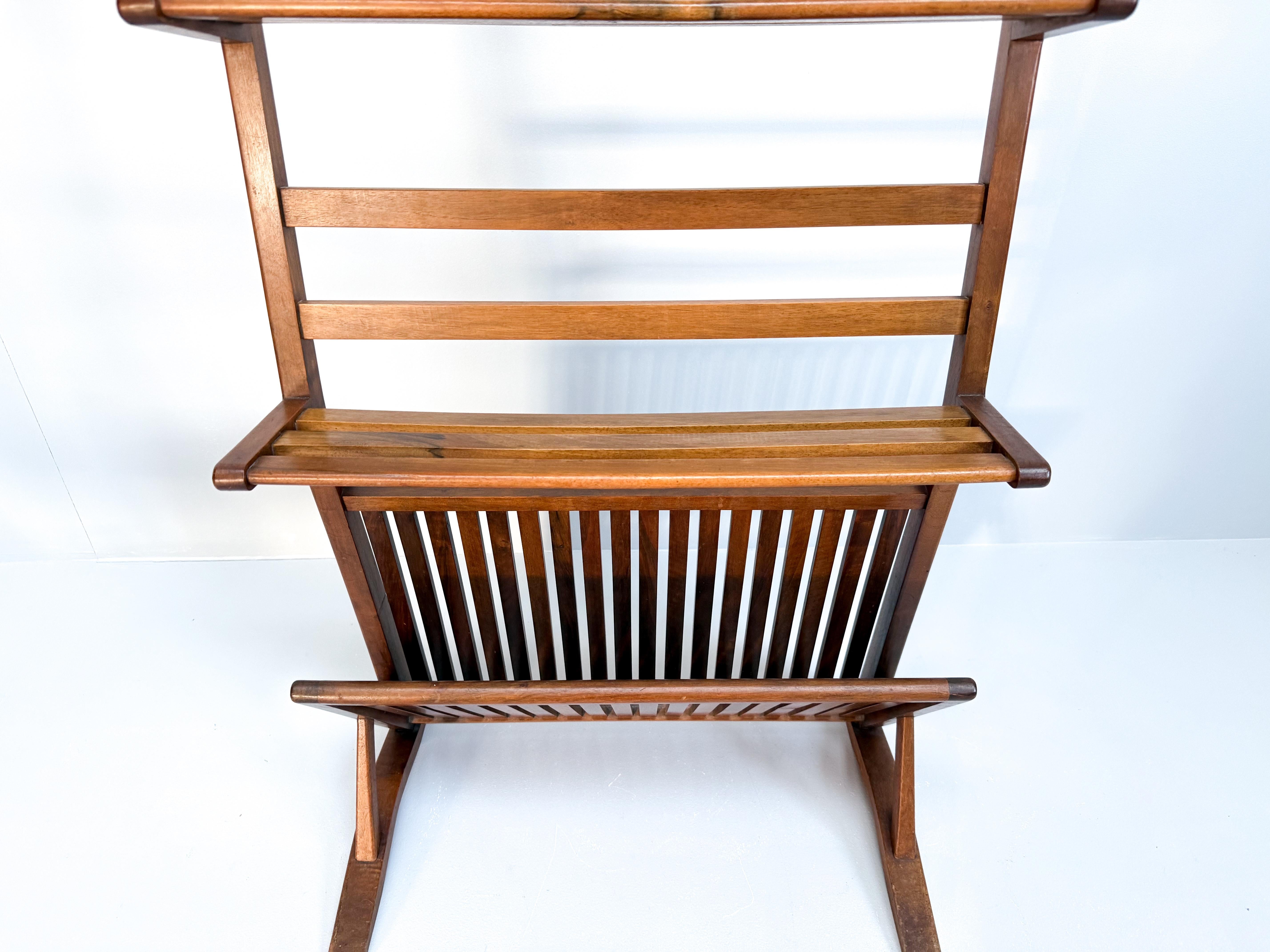Vintage Mid-Century Walnut Bookshelf and Magazine Rack (1960s) For Sale 3