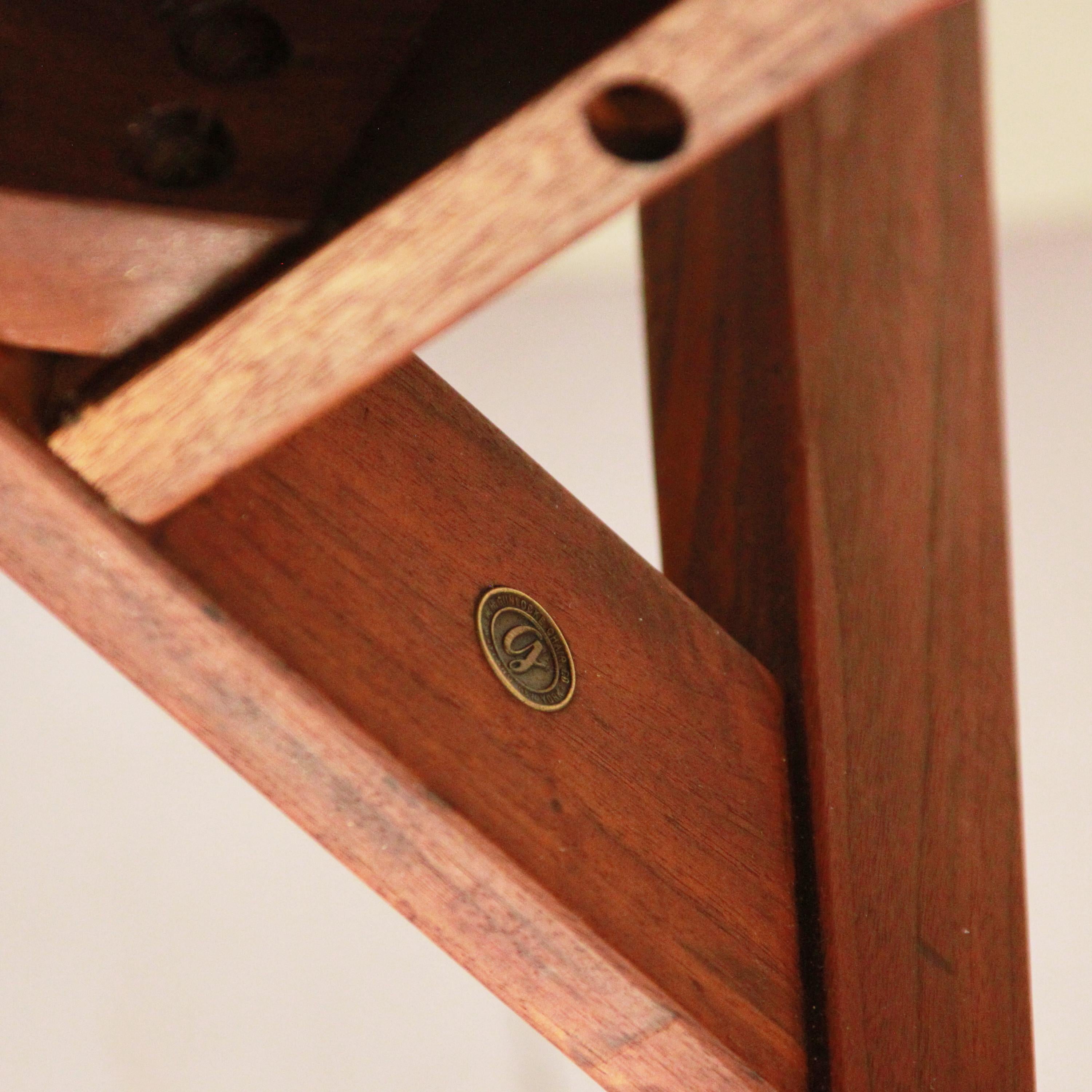 Noyer Vintage Mid-Century Walnut Modern Dining Chairs Armchairs by Gunlocke en vente