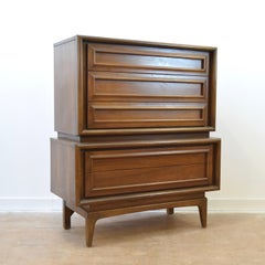 Commode Vintage Mid Century Tallboy en Noyer