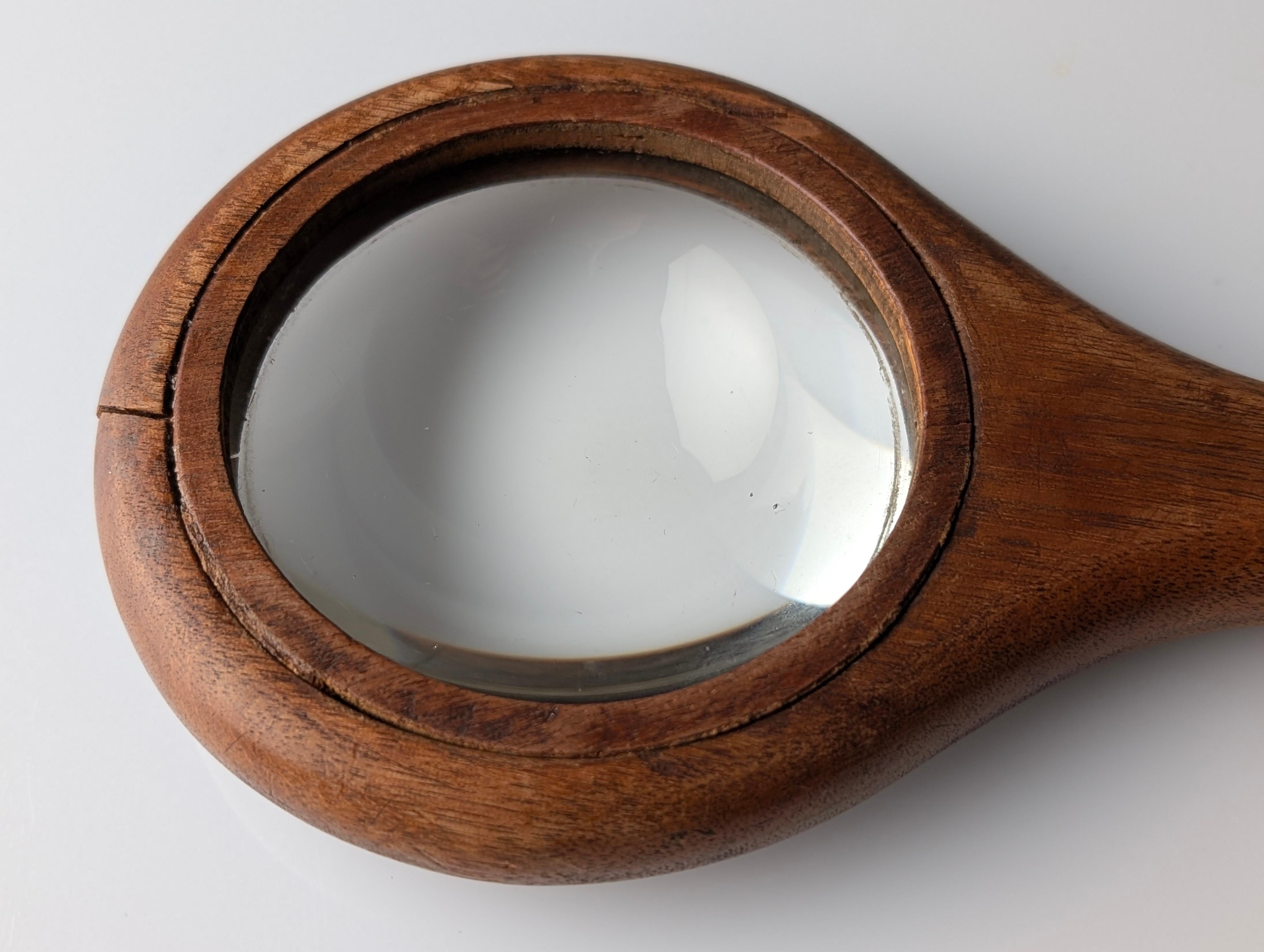 Lente d'ingrandimento in legno di noce d'epoca della metà del secolo scorso, Italia in vendita 3