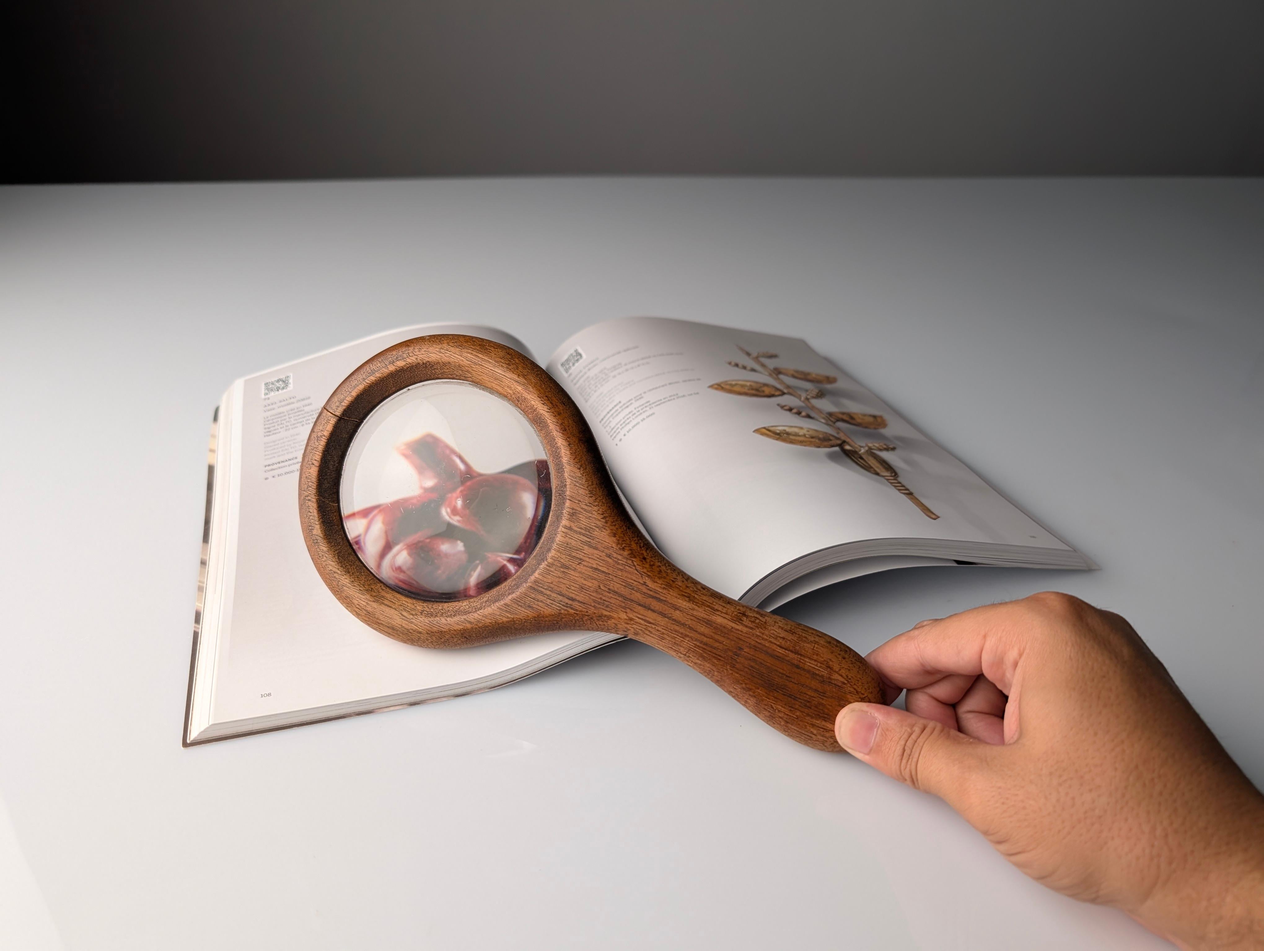 Mid-Century moderno Lente d'ingrandimento in legno di noce d'epoca della metà del secolo scorso, Italia in vendita