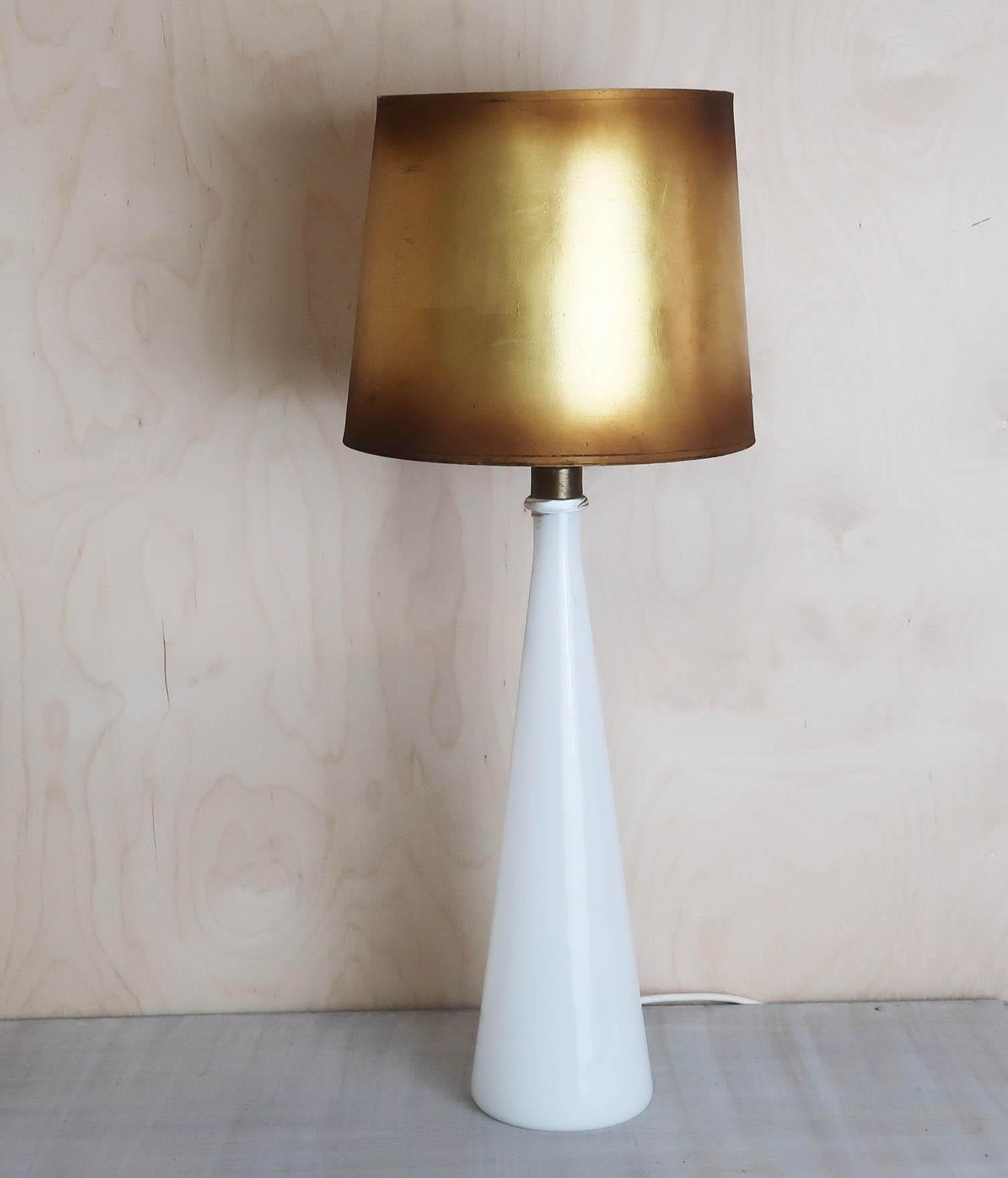 Italian Vintage Mid-Century White Murano Glass Table Lamp. Italy, 1950's. For Sale