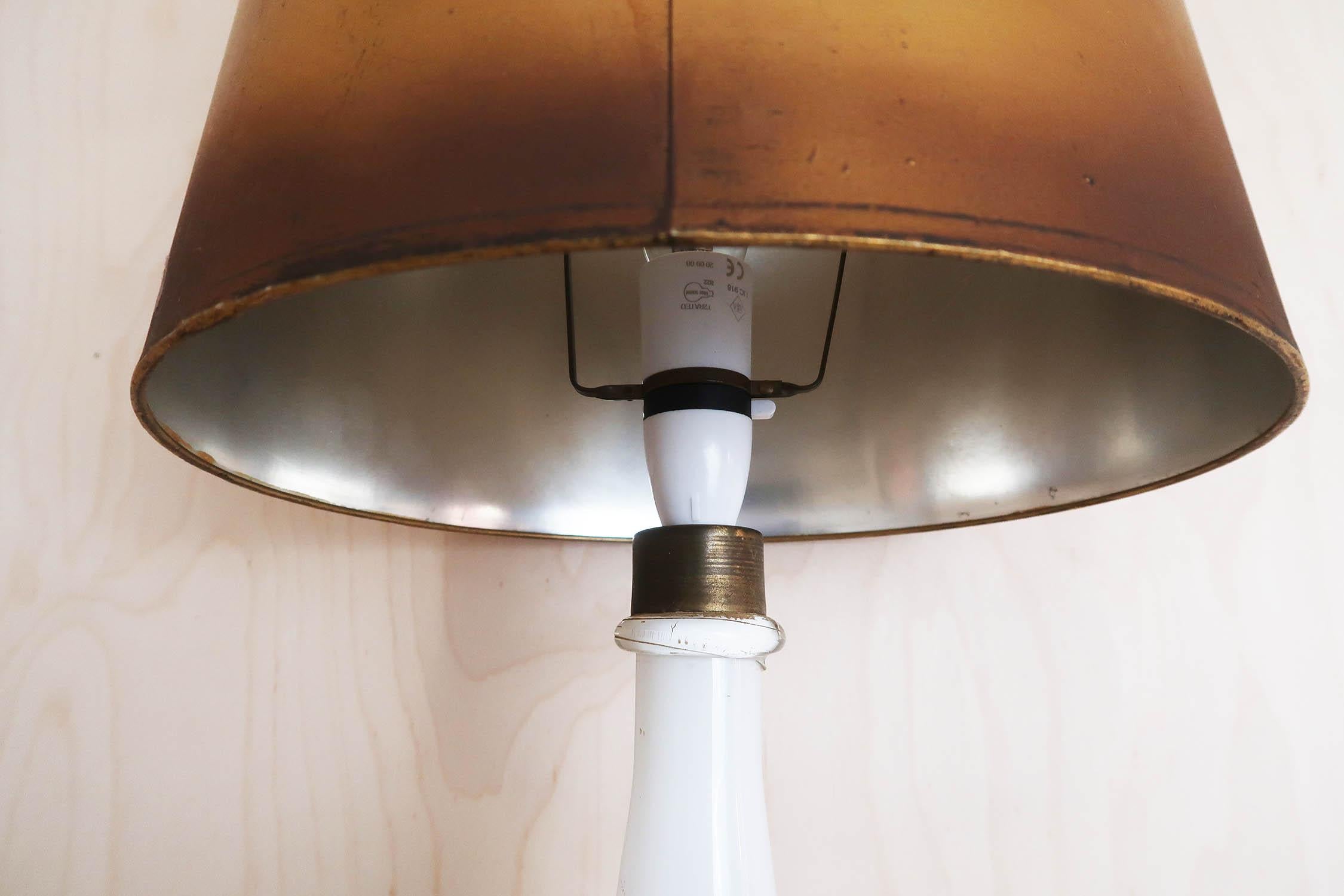 20th Century Vintage Mid-Century White Murano Glass Table Lamp. Italy, 1950's. For Sale