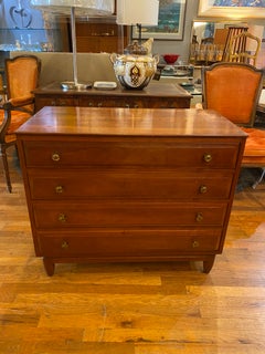 Commode vintage Willett en merisier du milieu du siècle, avec ferrures en laiton et assemblages en queue d'aronde