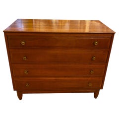 Commode vintage Willett en merisier du milieu du siècle, avec ferrures en laiton et assemblages en queue d'aronde