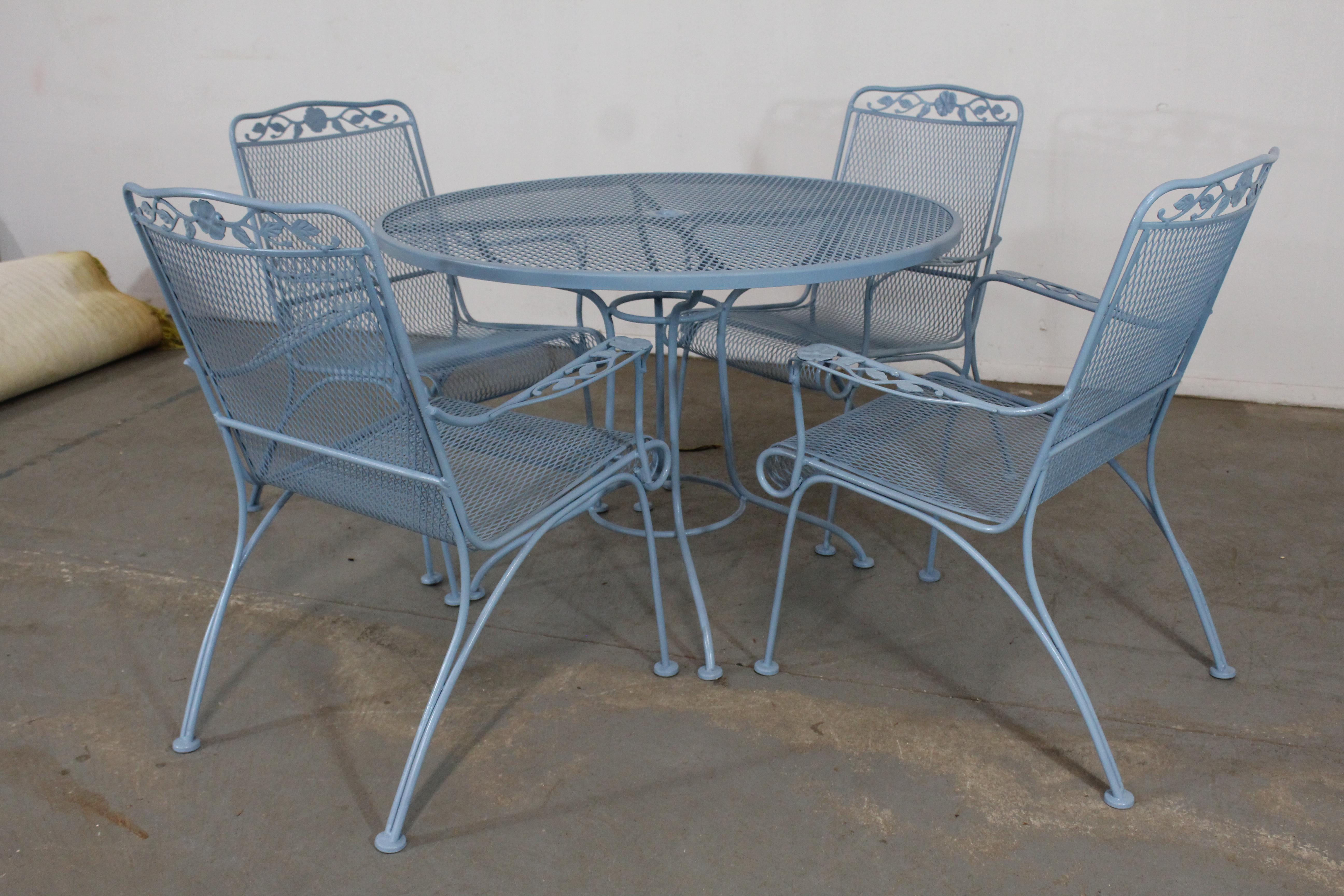 Vintage Mid Century Woodard Outdoor Iron Table and 4 Chairs For Sale 6