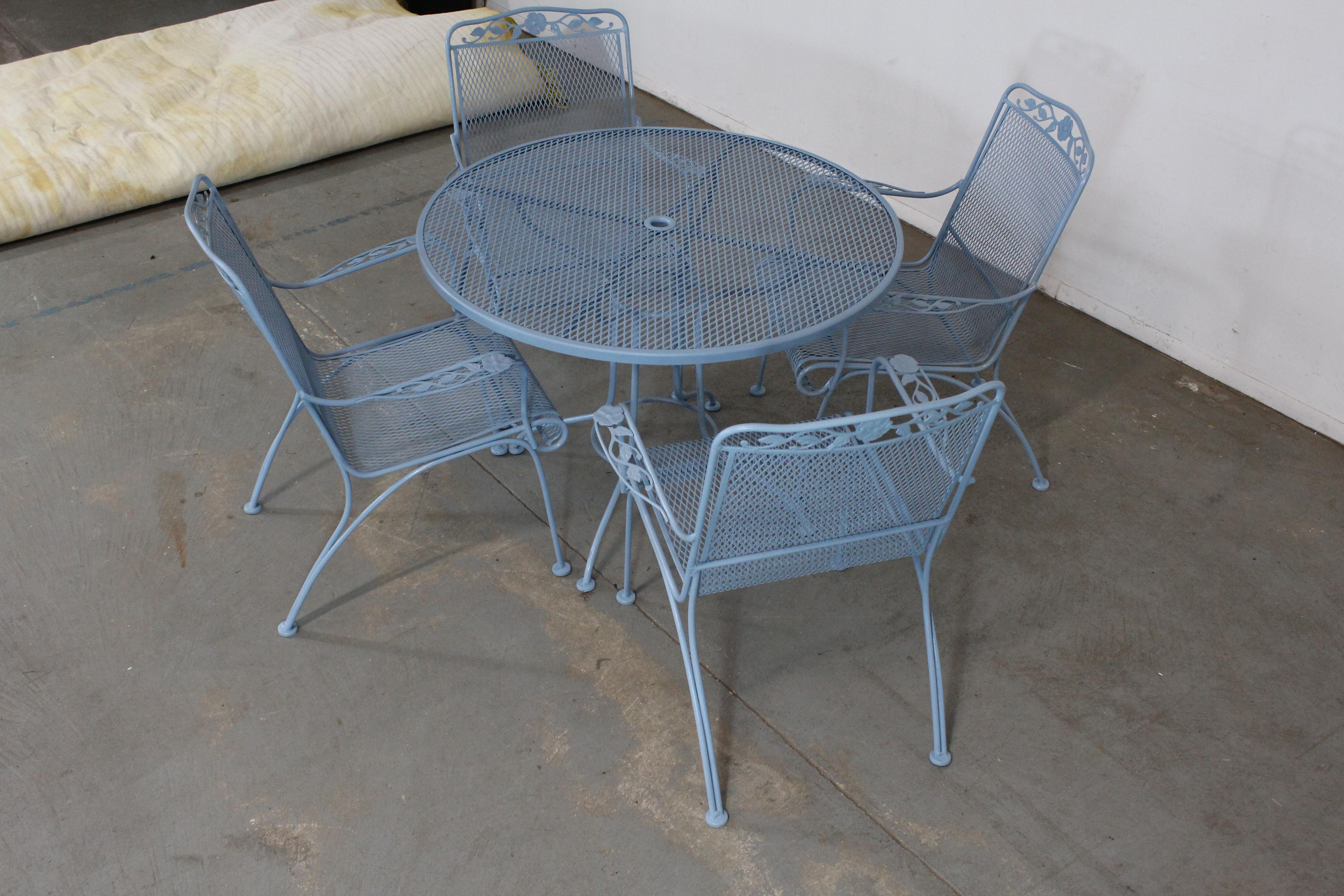 Vintage Mid Century Woodard Outdoor Iron Table and 4 Chairs For Sale 7