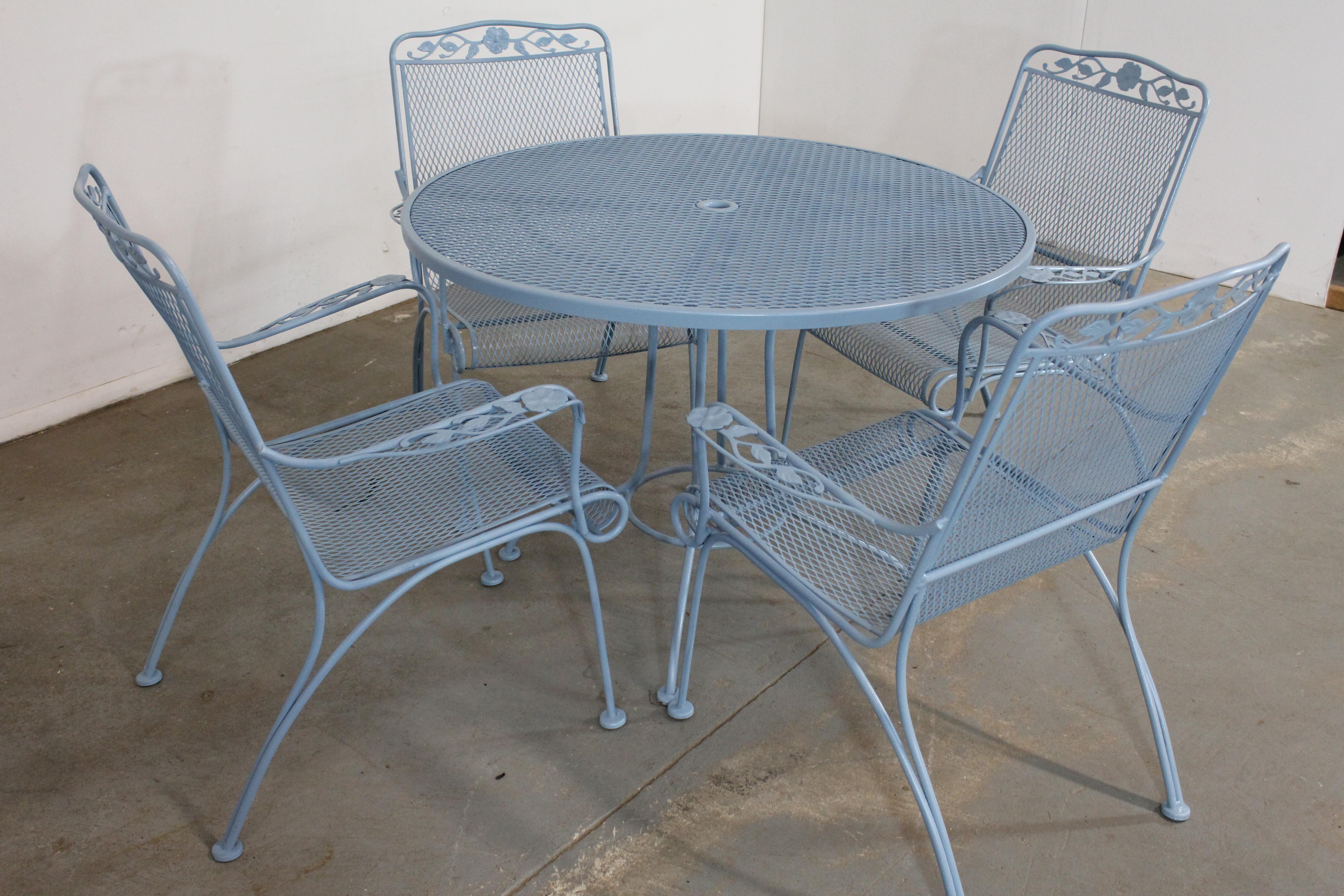 Vintage Mid Century Woodard Outdoor Iron Table and 4 Chairs For Sale 8