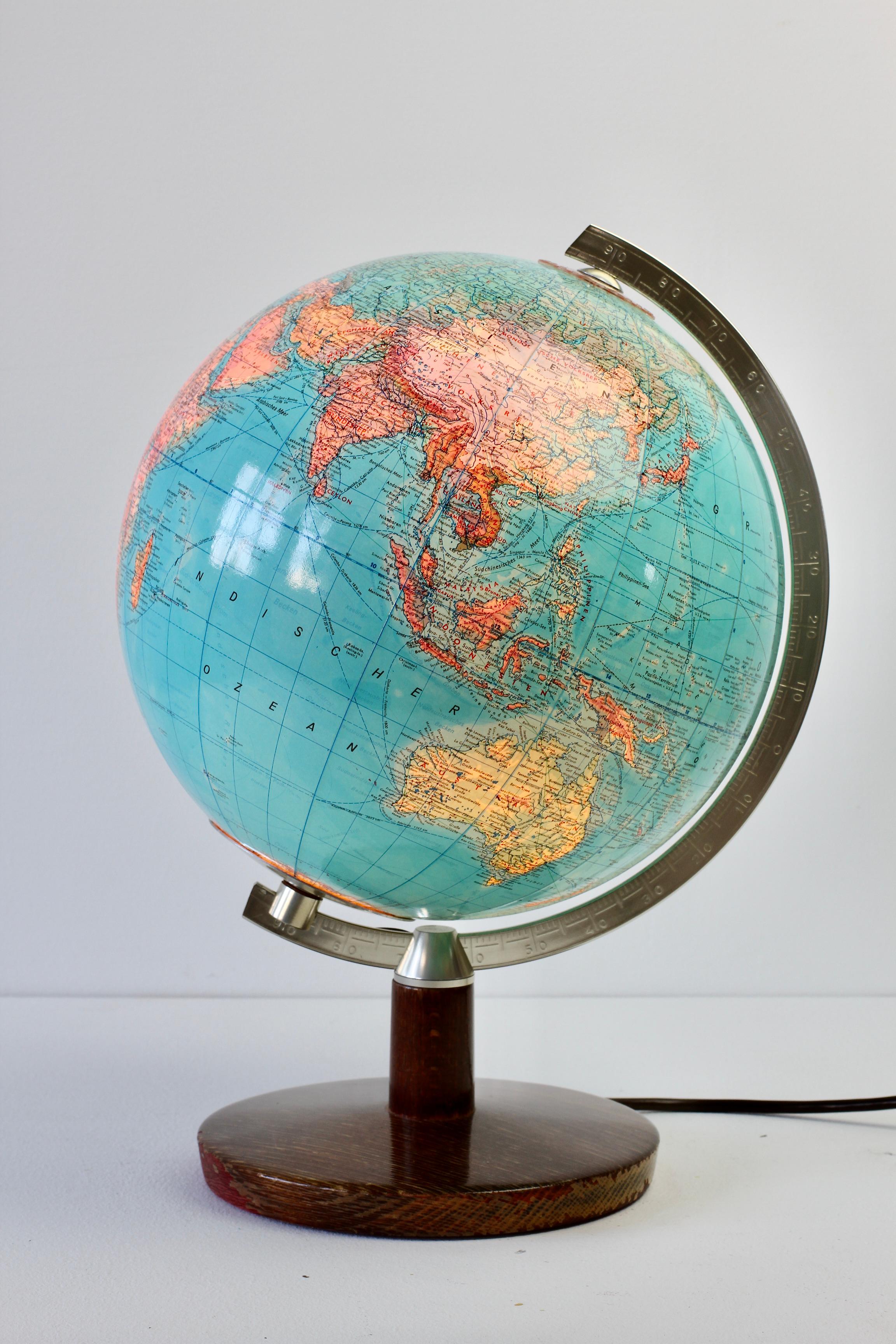 Vintage Mid-Century World Map Globe Lamp Light by JRO Verlag Munich circa 1970s For Sale 7