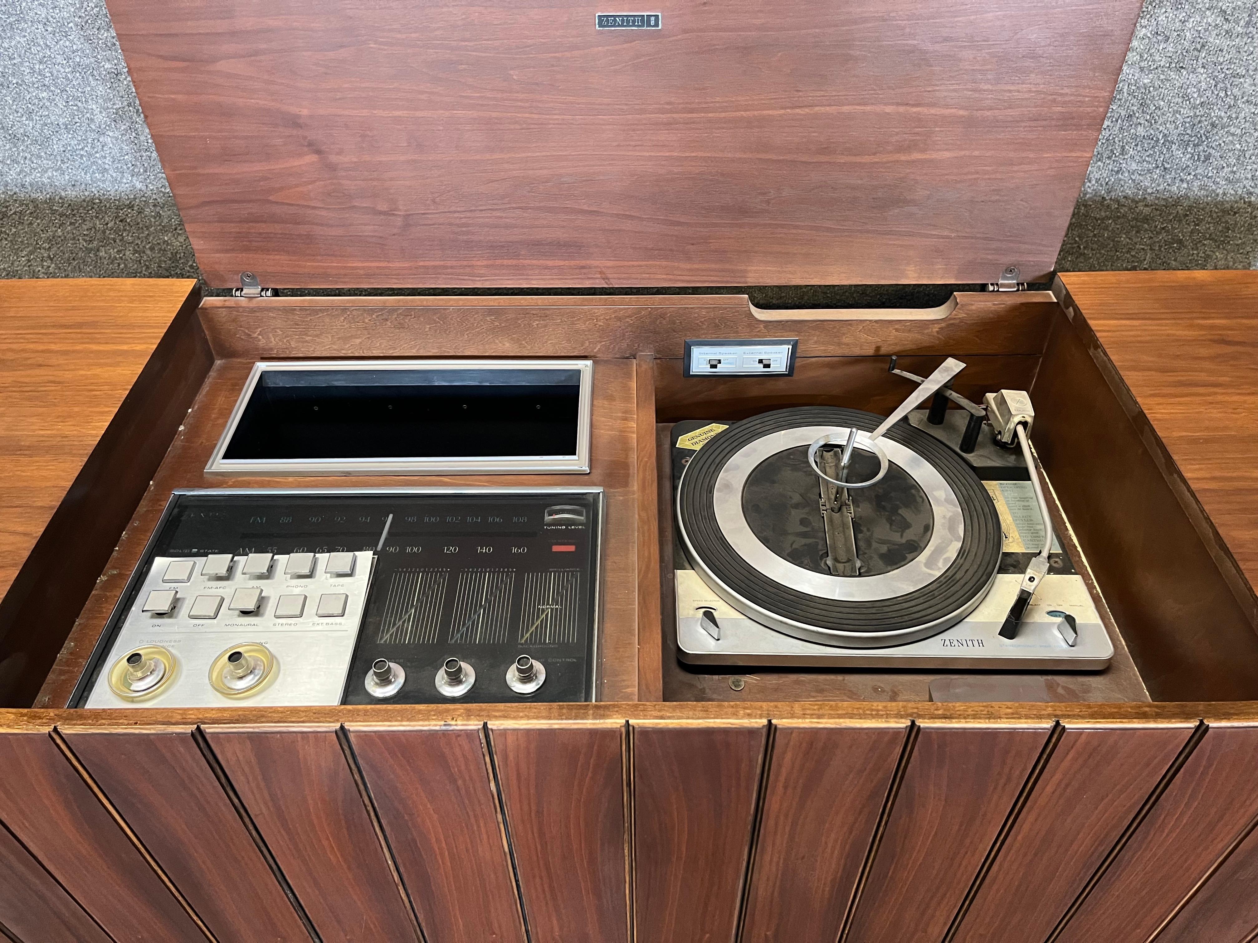 Mid-Century Modern Vintage Mid Century Zenith Stereo Console