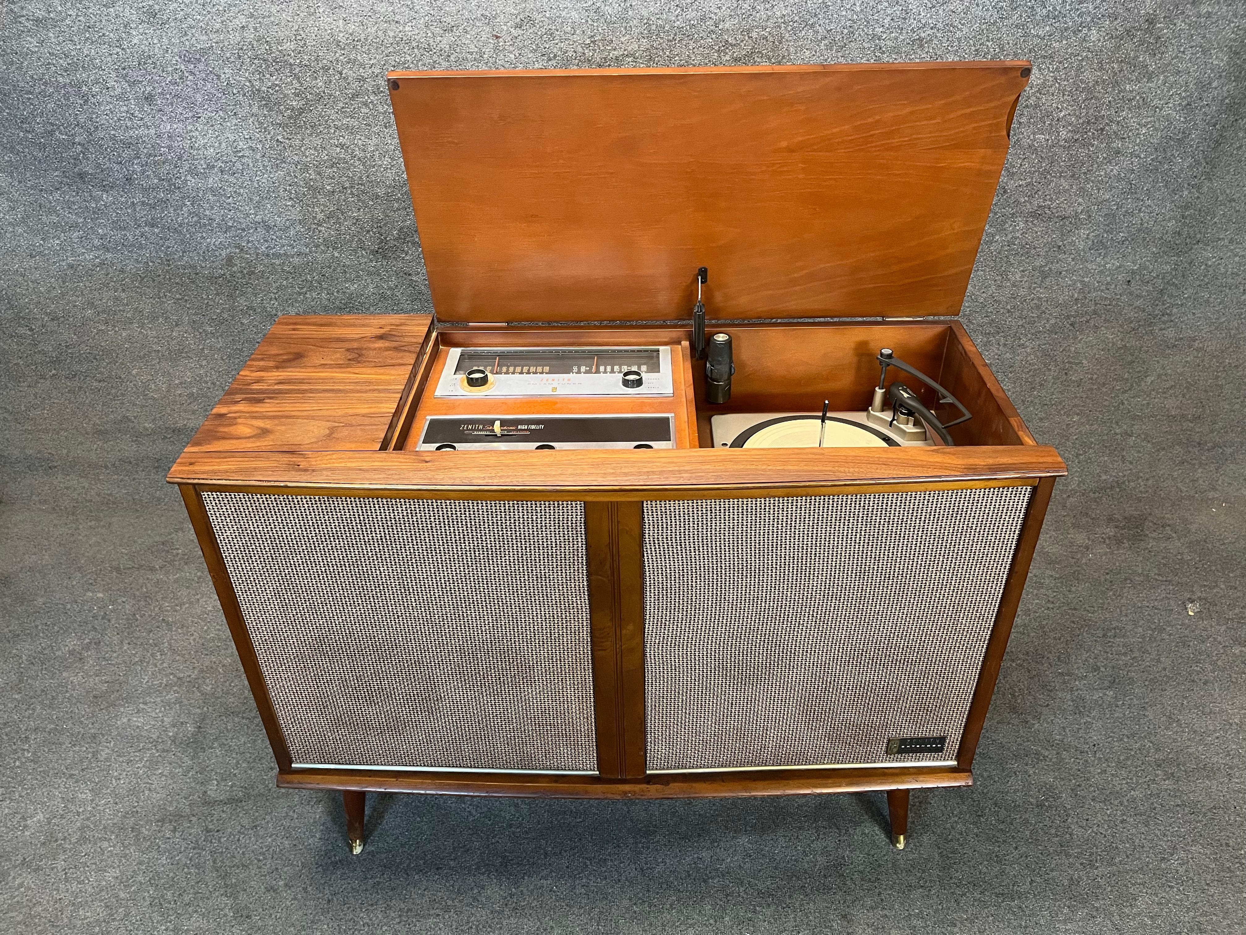 Vintage Zenith Stereo-Konsole/Record-Spieler, Mid-Century (amerikanisch) im Angebot