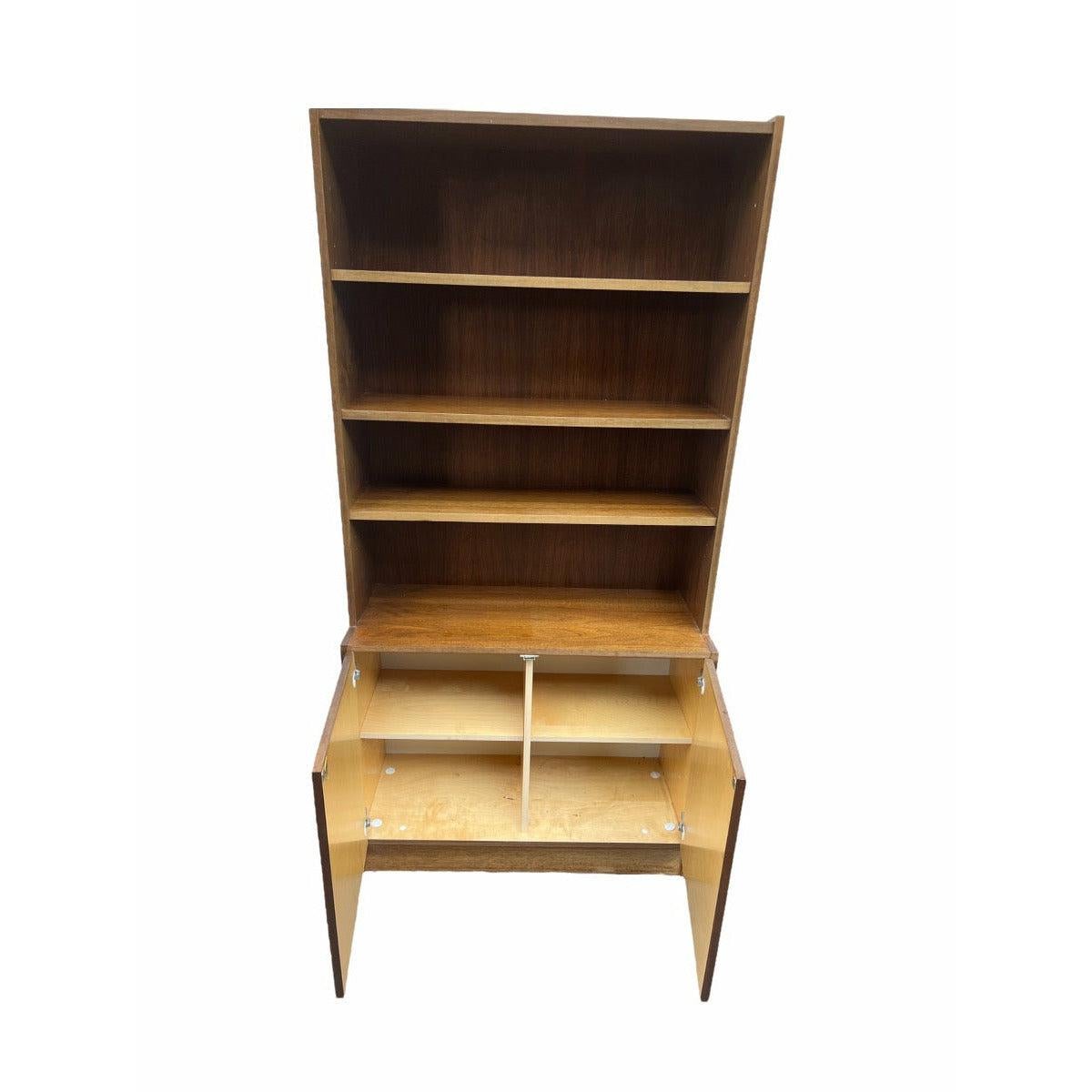 Fine XX secolo Vintage By2 pezzi in legno di noce per conigliera o mobile per dischi Credenza dal Belgio in vendita
