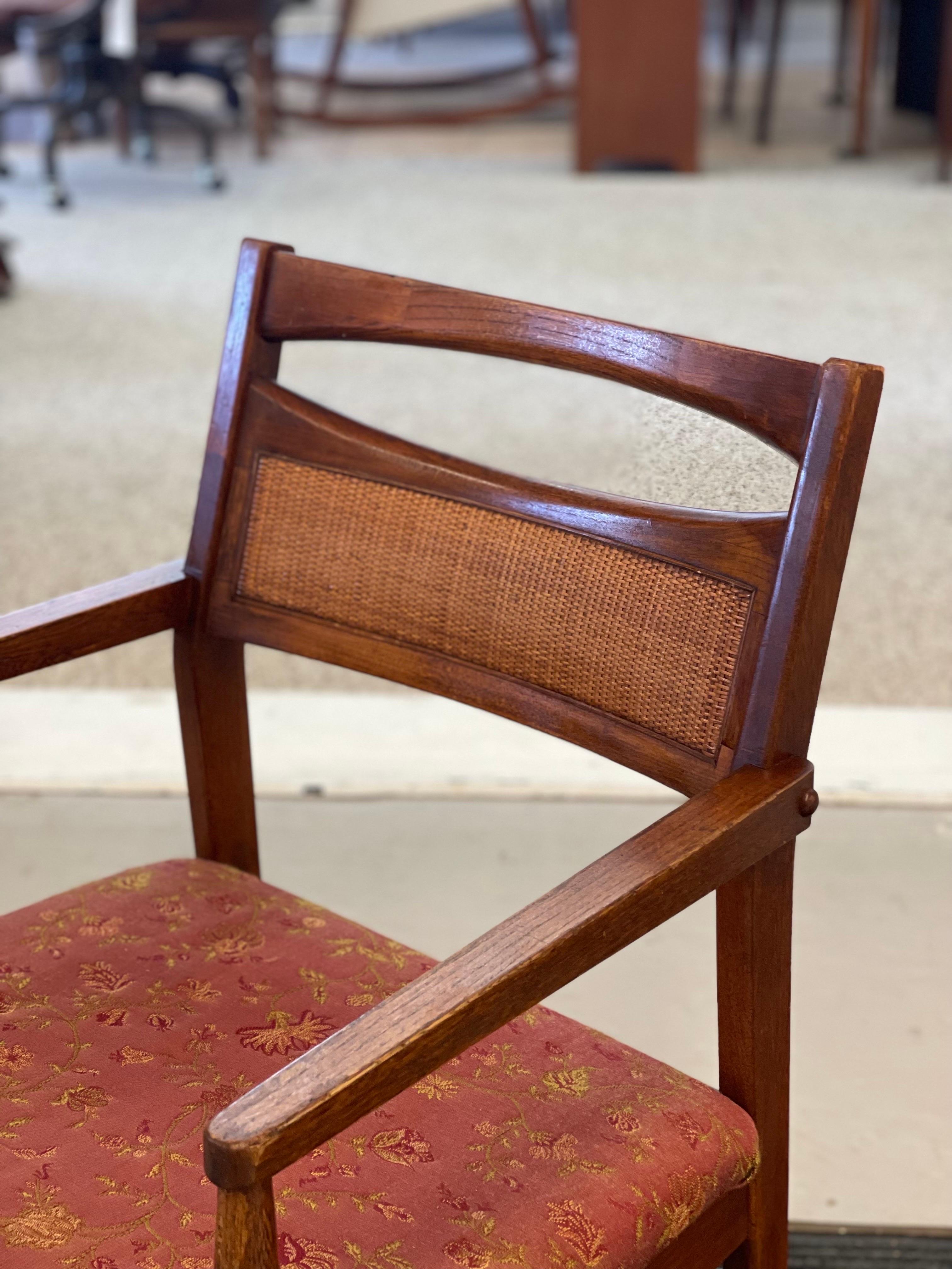 Vintage Mid-Century Modern Chair In Good Condition For Sale In Seattle, WA
