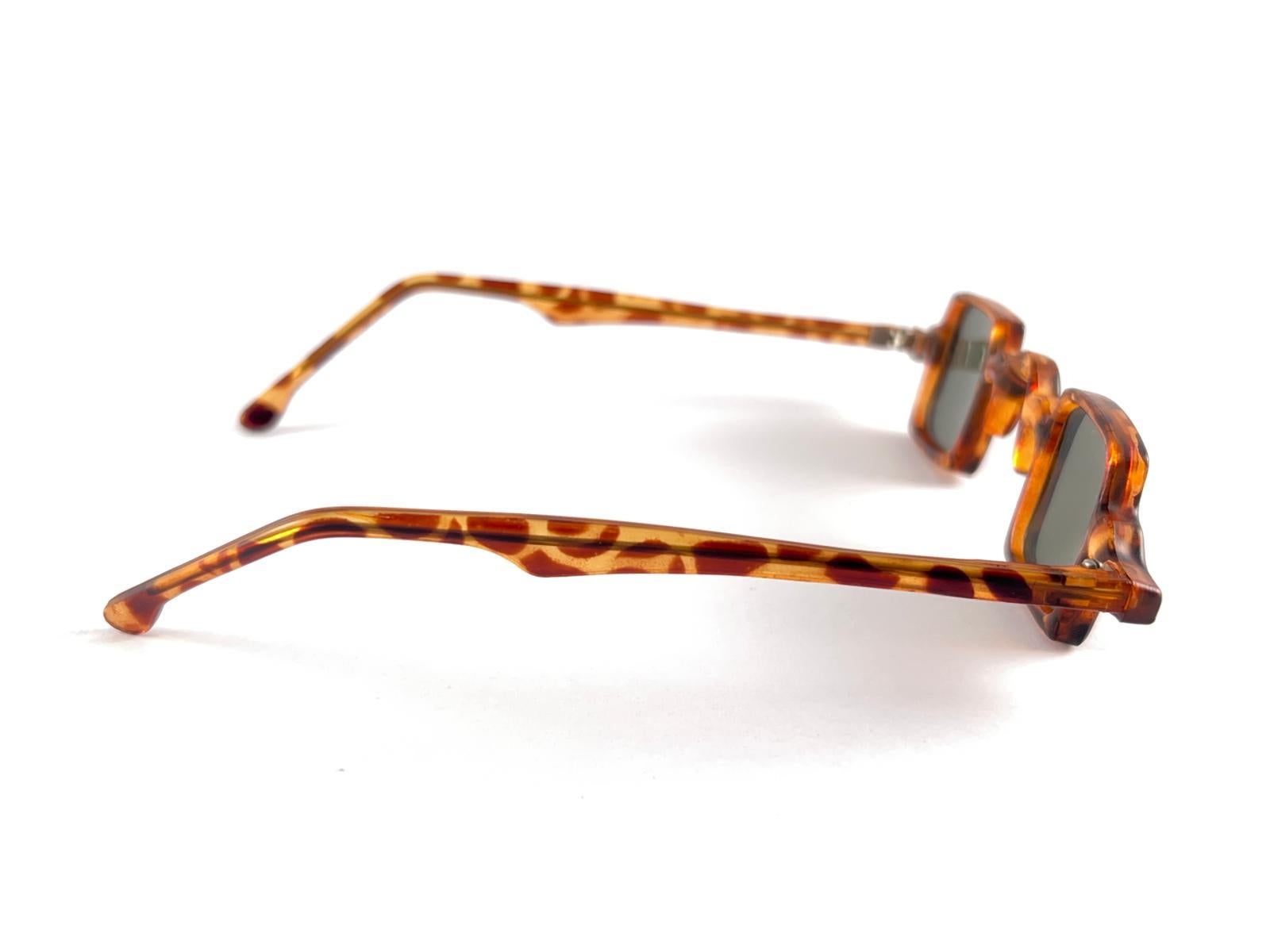 Lunettes de Soleil Vintage Midcentury 1950's Medium Tortoise Made In France en vente 2