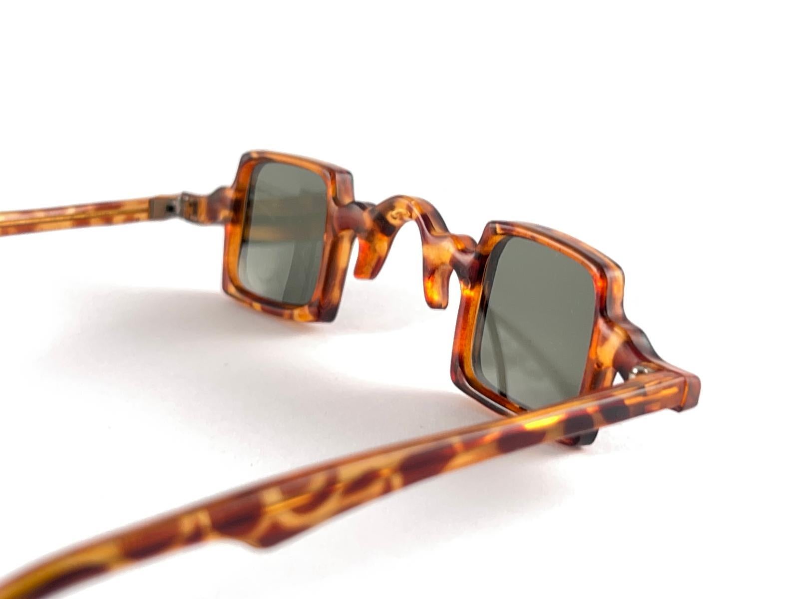 Lunettes de Soleil Vintage Midcentury 1950's Medium Tortoise Made In France en vente 3