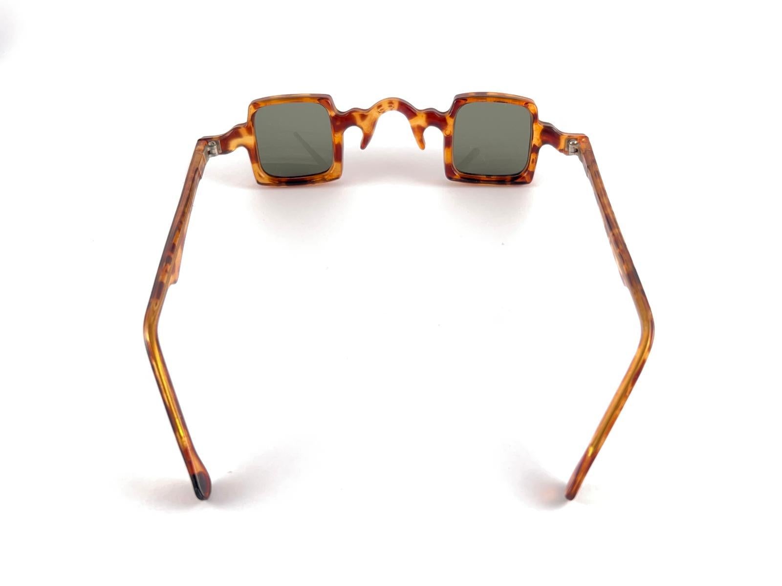 Lunettes de Soleil Vintage Midcentury 1950's Medium Tortoise Made In France en vente 5