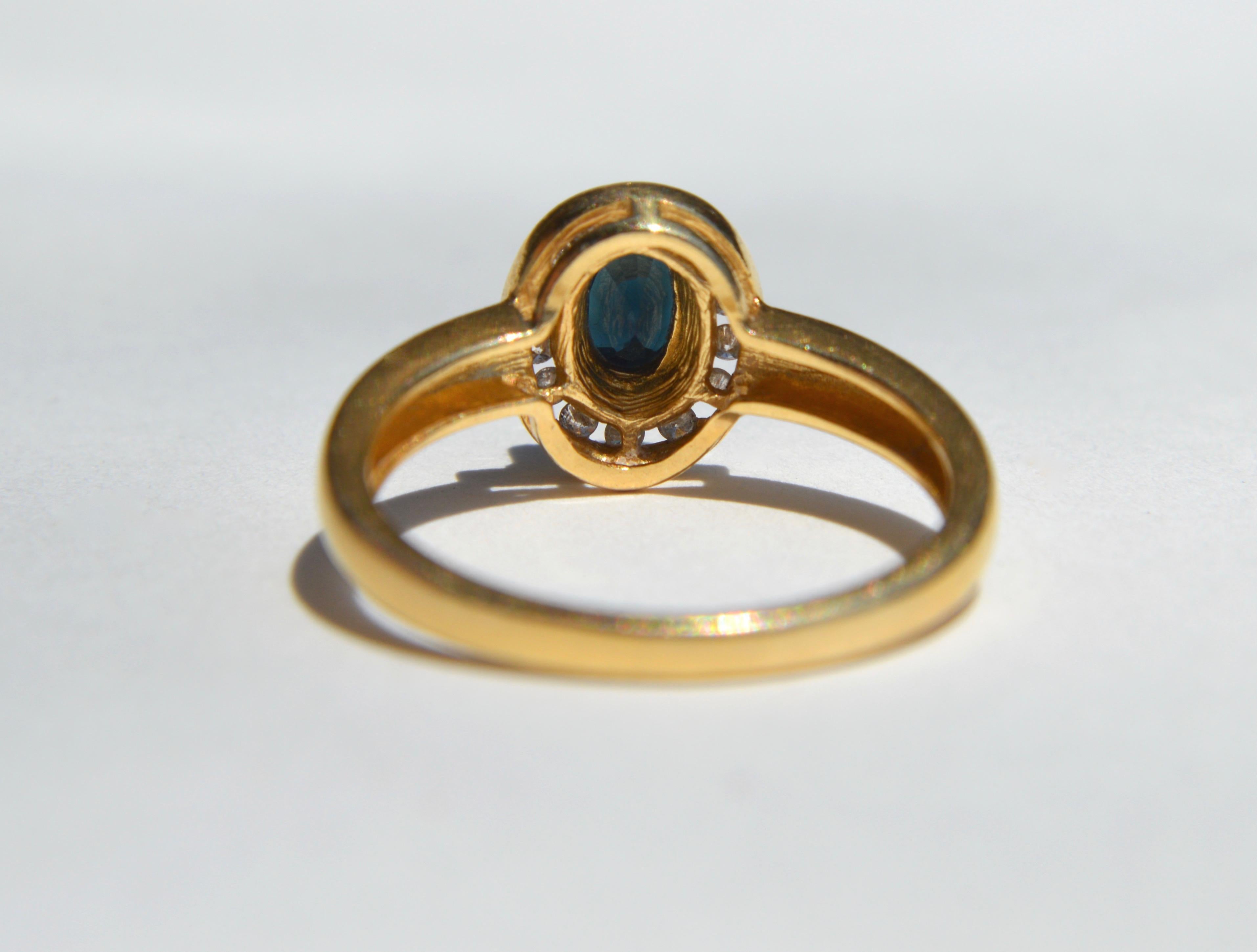 Modernist Vintage Midcentury .35 Carat Sapphire Diamond Halo 14 Karat Gold Engagement Ring For Sale