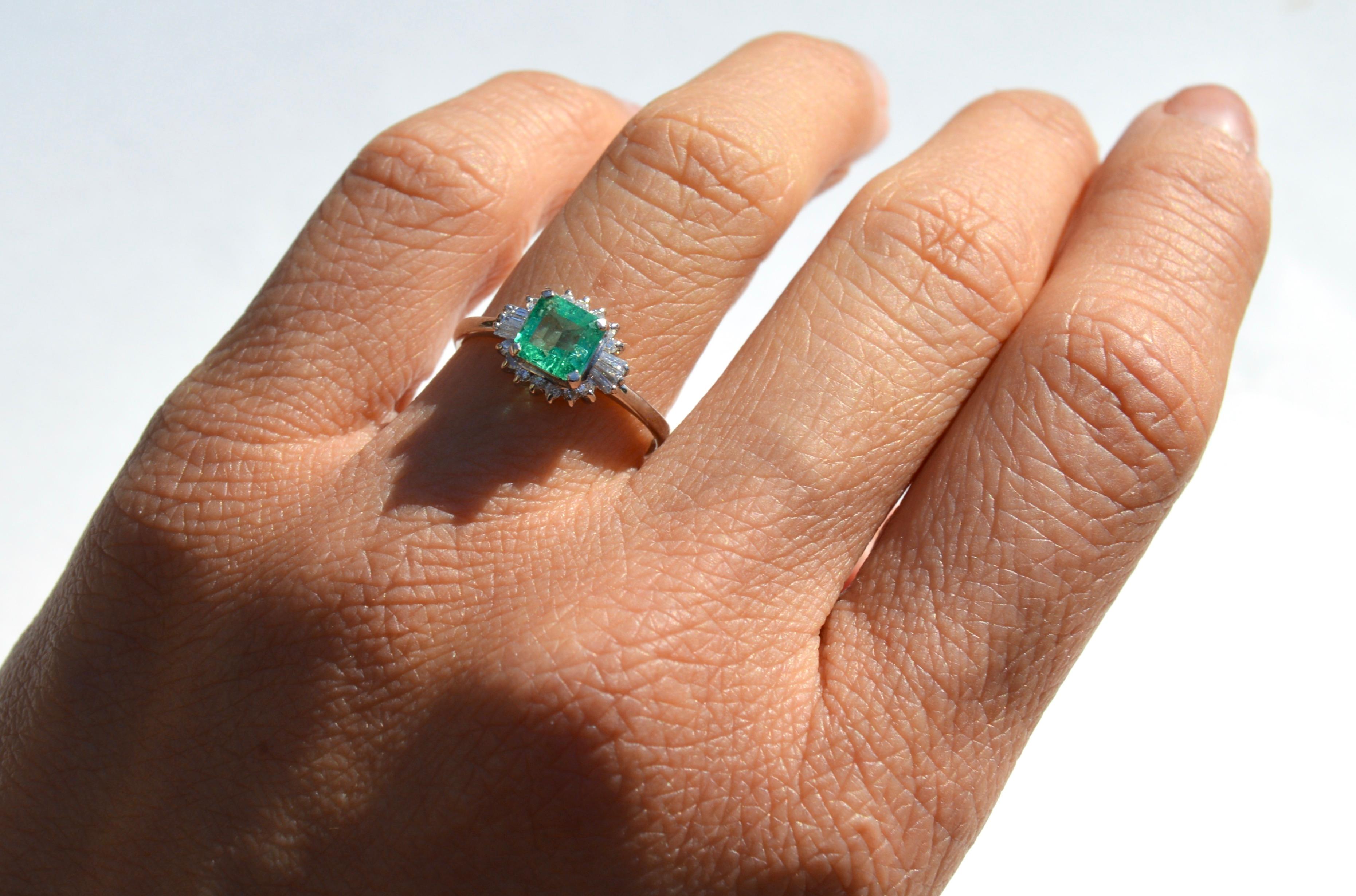 Women's Vintage Midcentury .71 Carat Colombian Emerald Diamond Platinum Ring