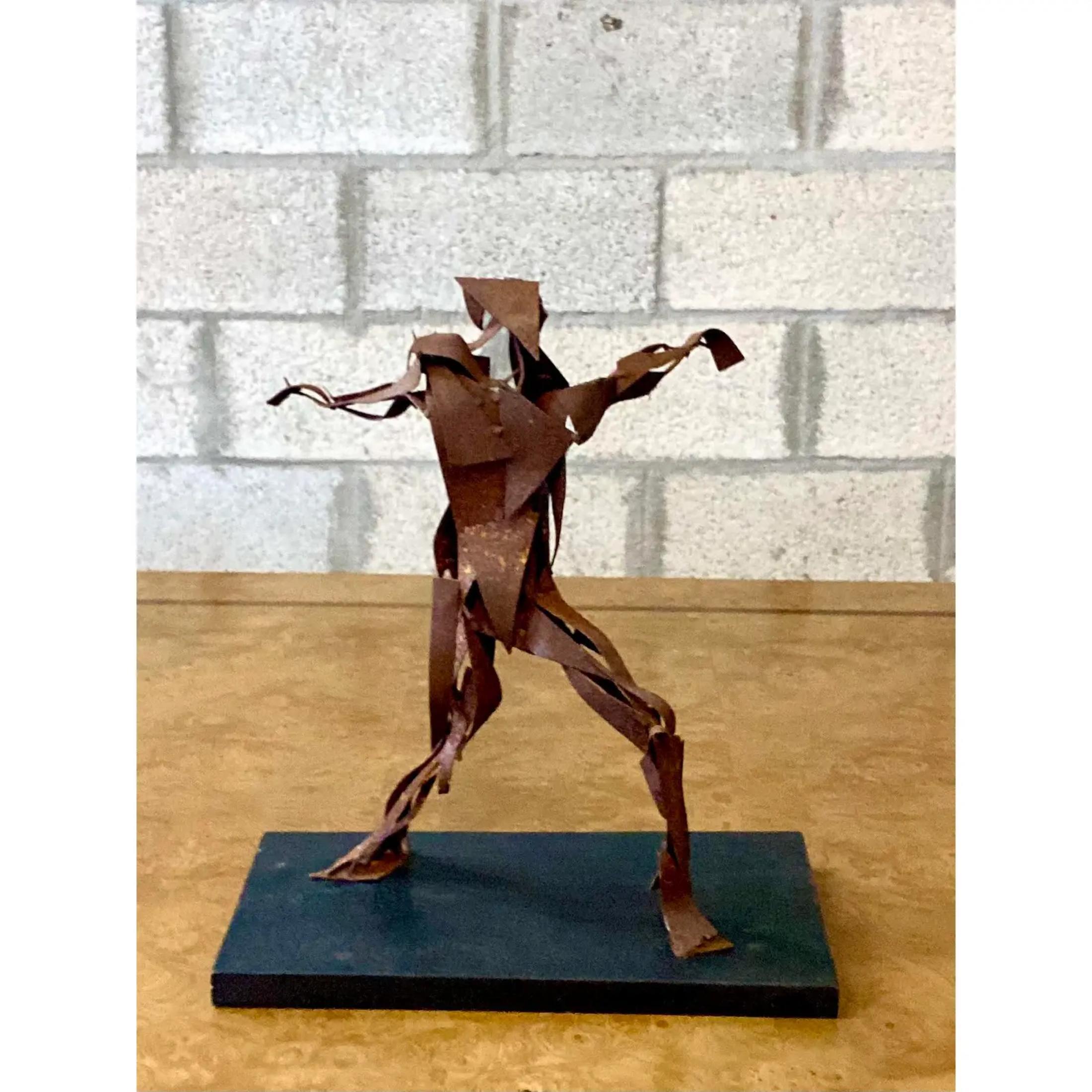 Bohème Vintage Midcentury Abstract Rusted Metal Sculpture of Man en vente