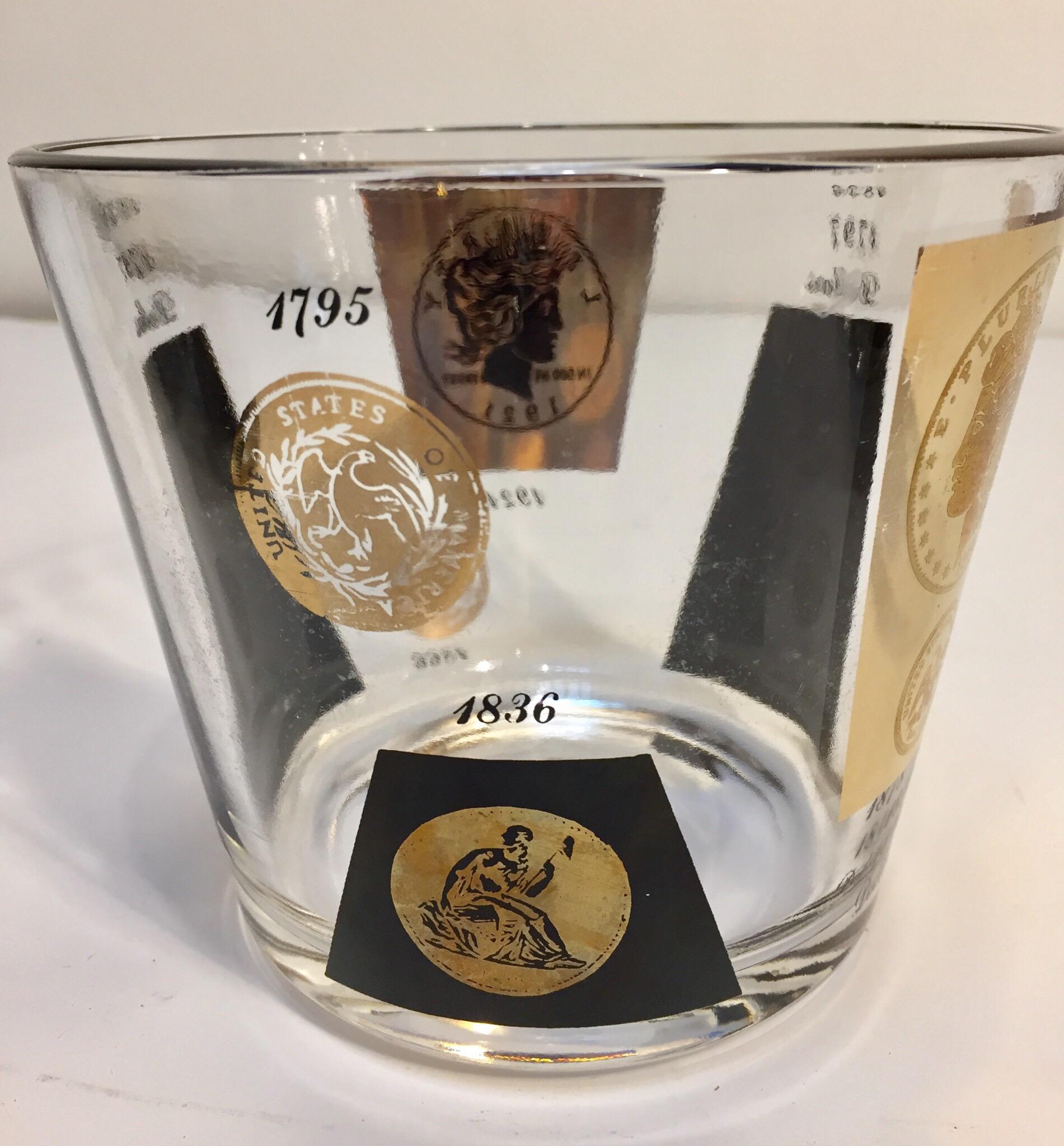 Midcentury 22-karat gold printed drink glasses presidential coin T.
Set of 7 pieces.
6 high ball glasses and one ice bucket.
The glasses feature 