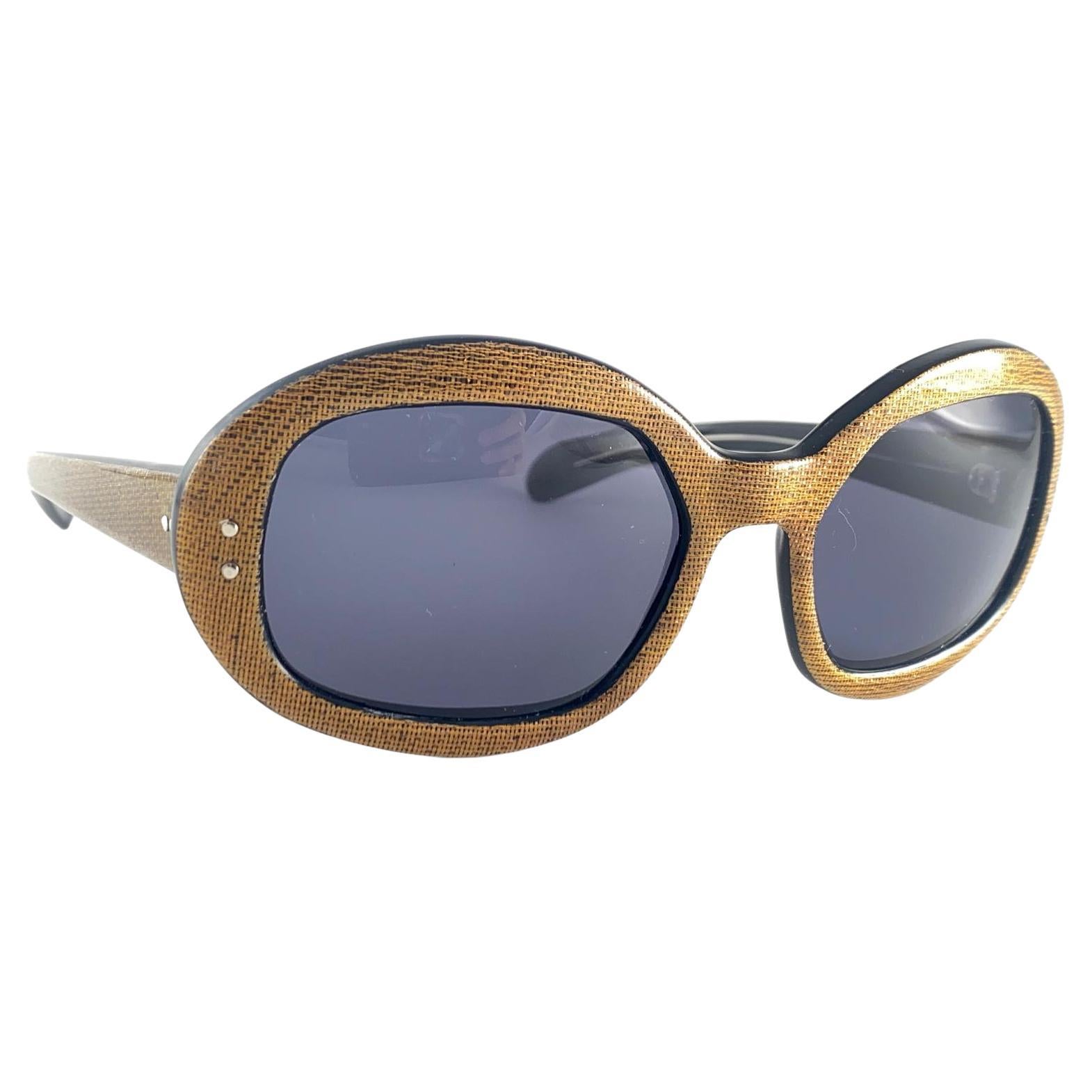 Vintage Midcentury Black & Gold Sunglasses 1960's Made in France For Sale