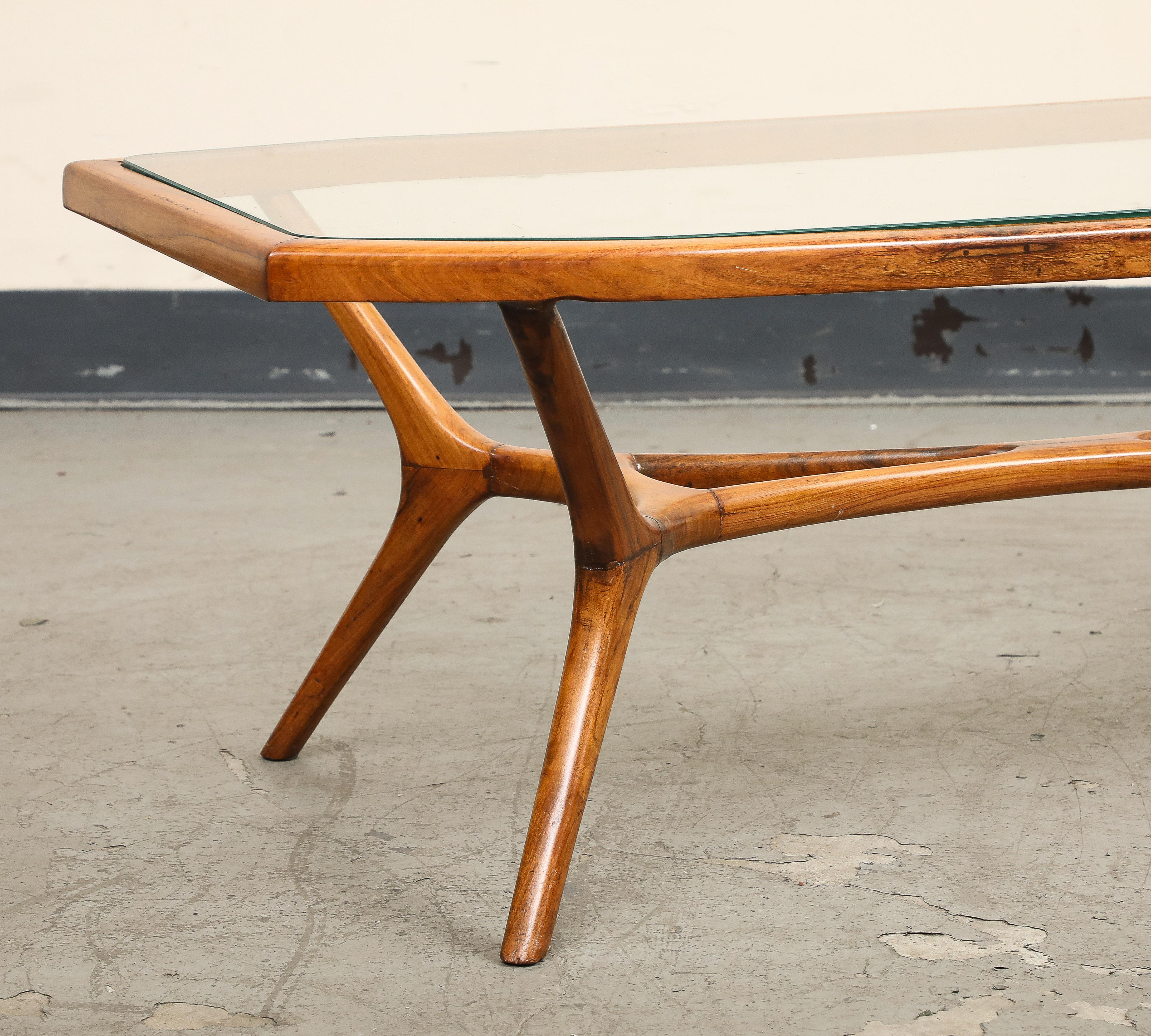 Brasilianischer Couchtisch aus der Mitte des Jahrhunderts aus Holz und Glas im Angebot 2