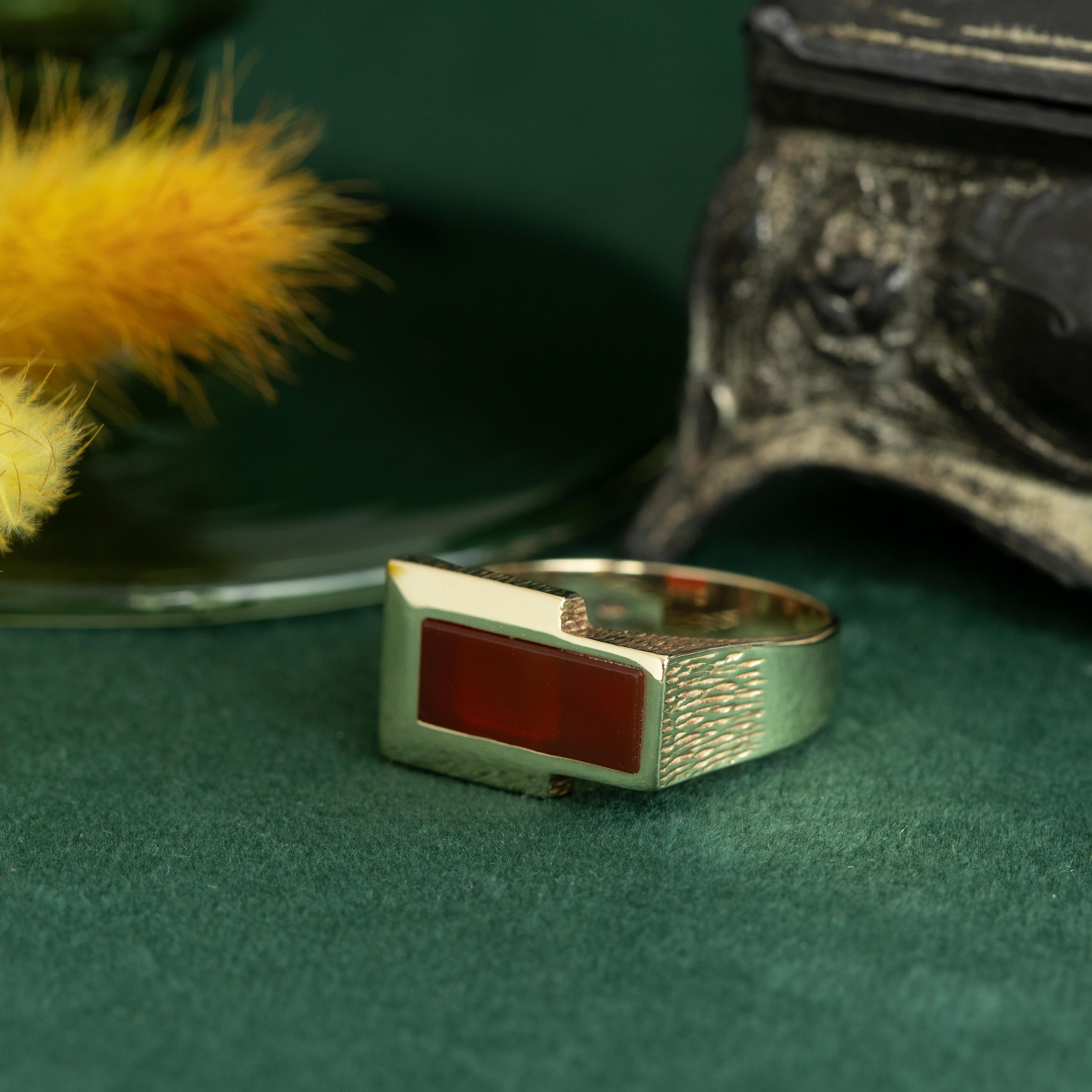 Women's or Men's Vintage MidCentury Carnelian Signet Ring, Brutalist Statement 14K Yellow 1970s For Sale