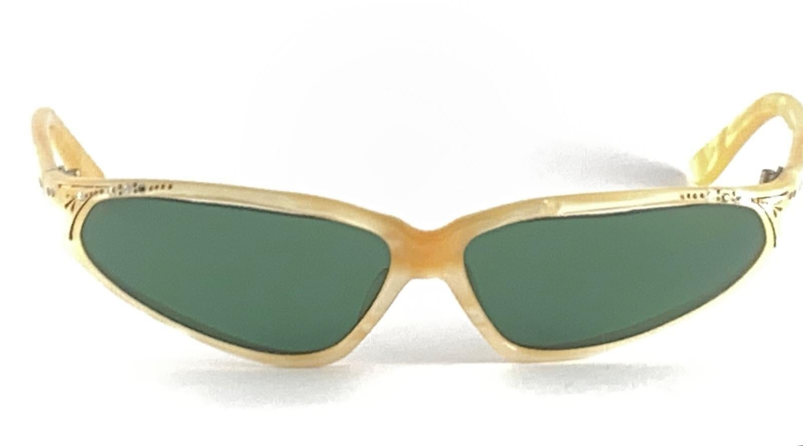 Gray Vintage Midcentury Cat Eye Rhinestones Sunglasses 1950 Made in France For Sale