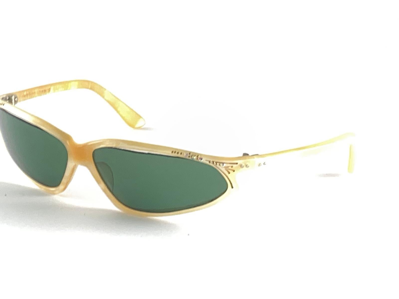 Women's or Men's Vintage Midcentury Cat Eye Rhinestones Sunglasses 1950 Made in France For Sale