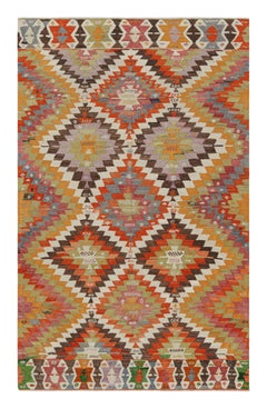 Gelber mehrfarbiger Woll-Kelim-Teppich von Teppich & Kelim von Teppich & Kilim, Mid-century
