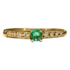 Retro Midcentury Era .11 Carat Emerald Diamond 18 Karat Gold Band Ring
