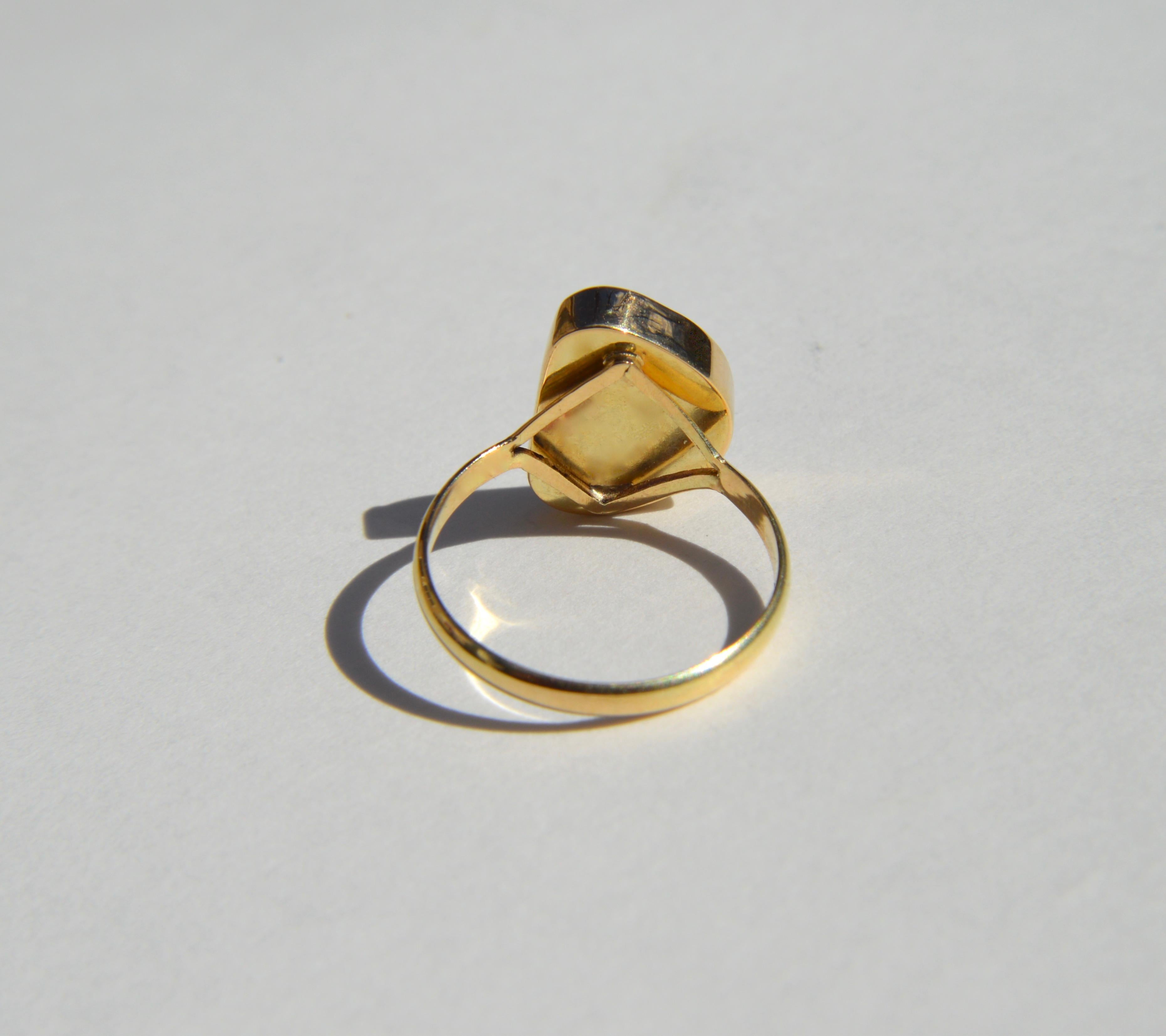 Modernist Vintage Midcentury Era Blue Boulder Opal 14 Karat Gold Freeform Ring For Sale