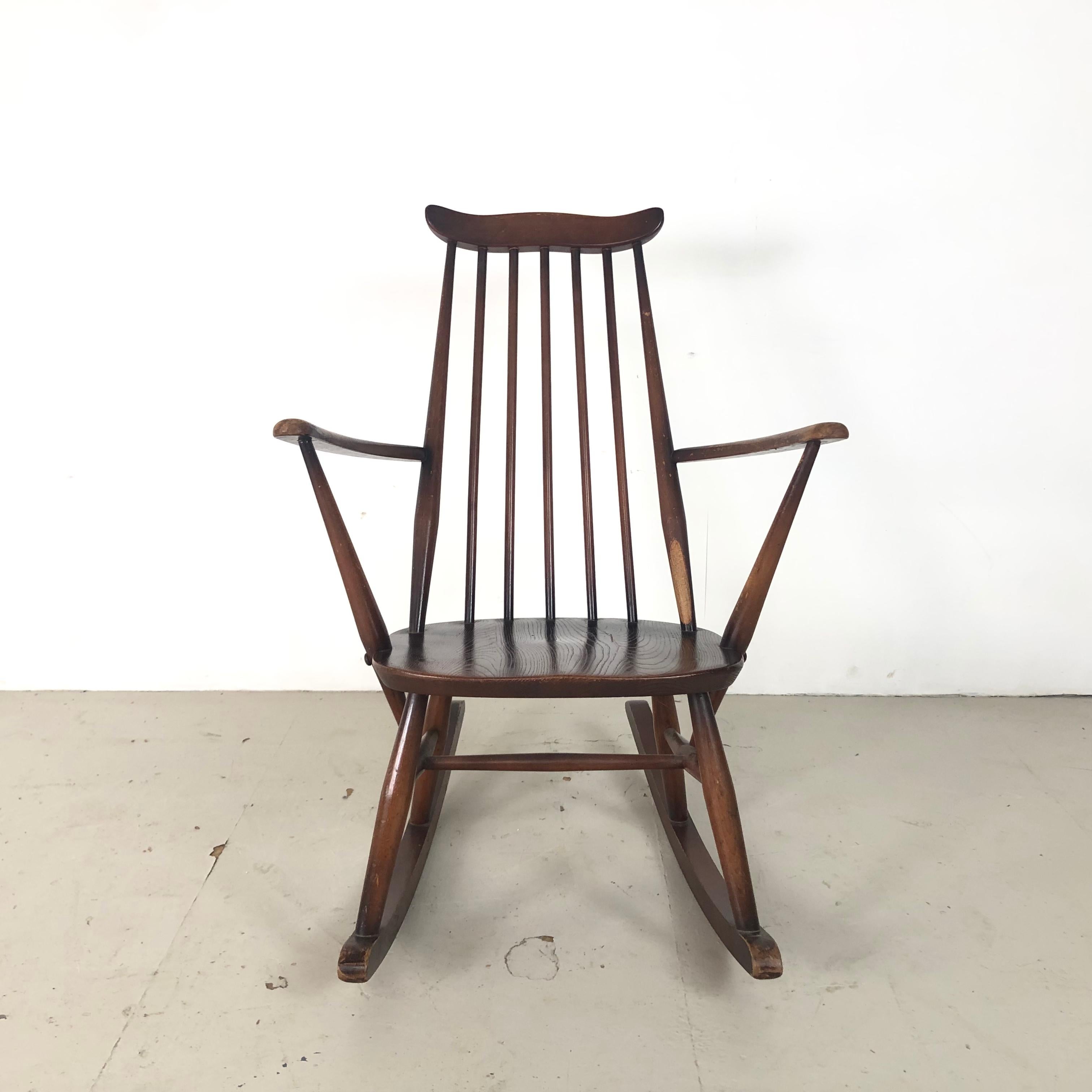 Vintage Midcentury Ercol Rocking Chair In Good Condition In Lewes, East Sussex