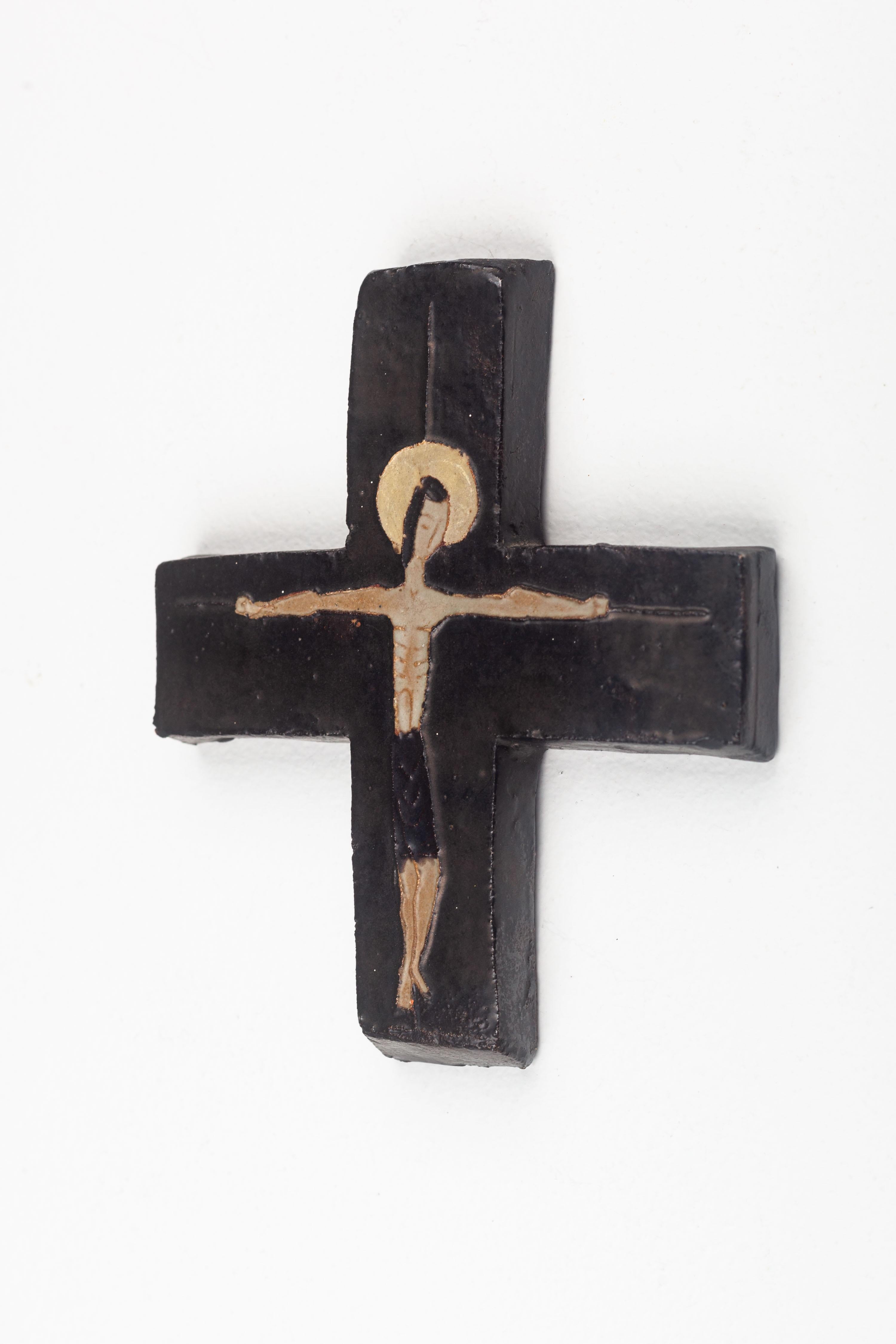 Vintage Midcentury European Black, Brown, Gold Ceramic Crucifix In Good Condition For Sale In Chicago, IL