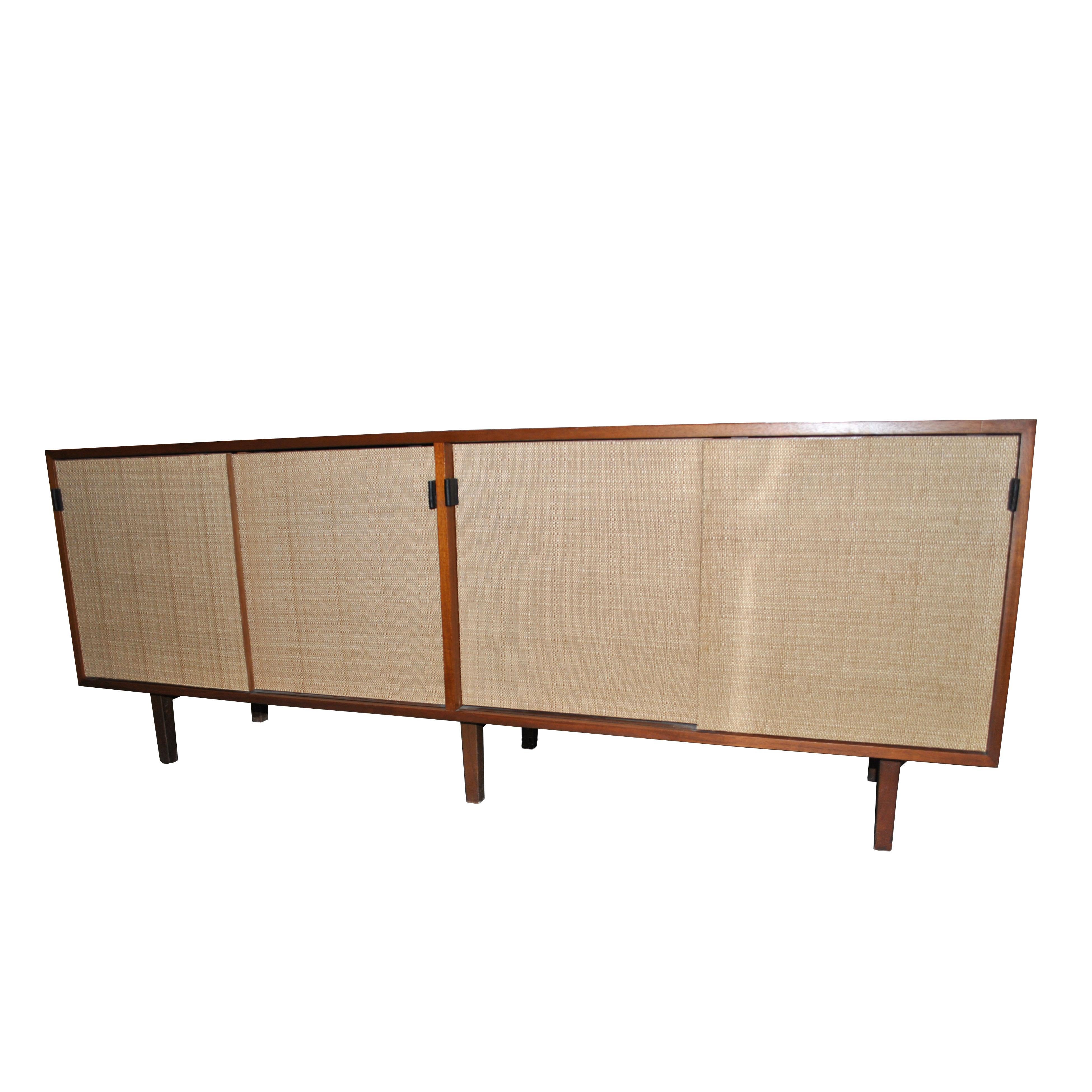 Vintage Midcentury Florence Knoll Restored Credenza In Good Condition In Pasadena, TX