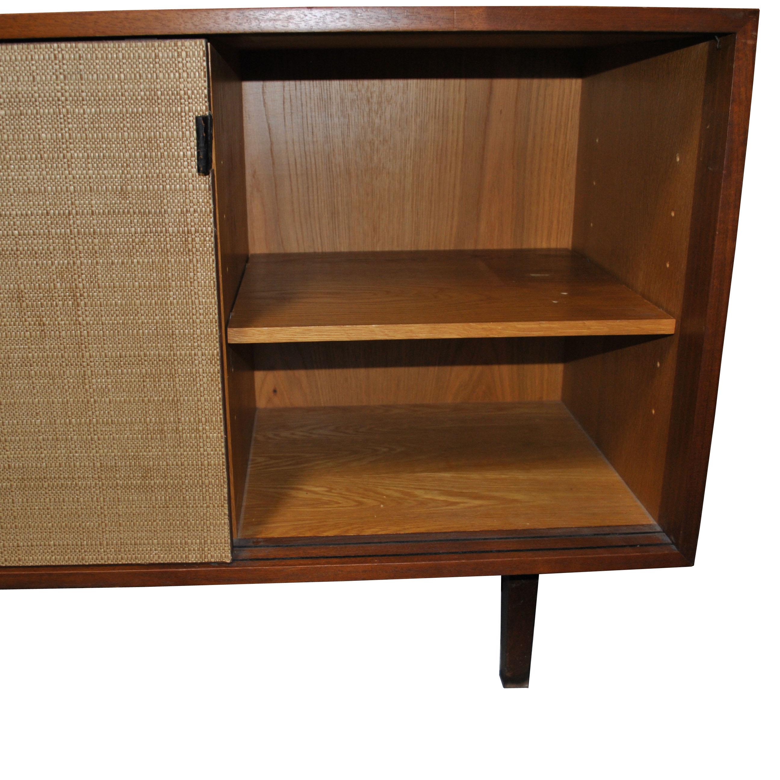 Vintage Midcentury Florence Knoll Restored Credenza In Good Condition In Pasadena, TX