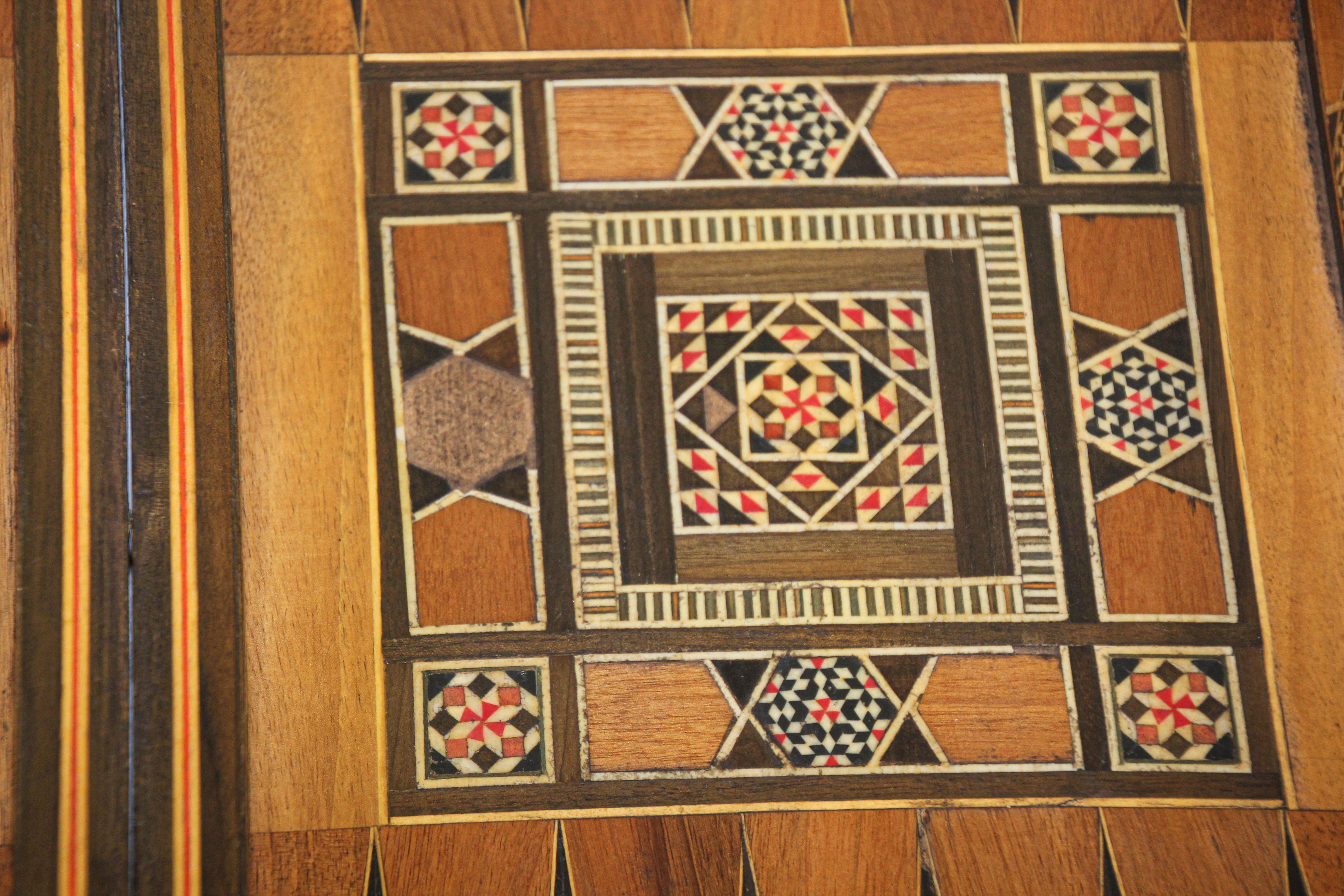 Vintage Midcentury Folding Mosaic Inlaid Box with Backgammon Game 8