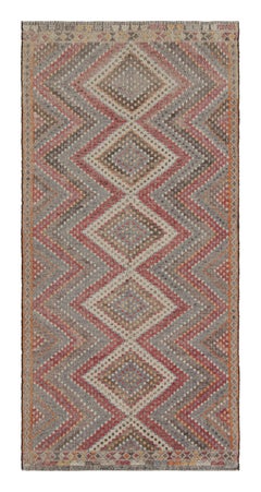 Tapis Kilim géométrique vintage en laine beige-marron, rouge et bleu du milieu du siècle dernier par Rug & Kilim