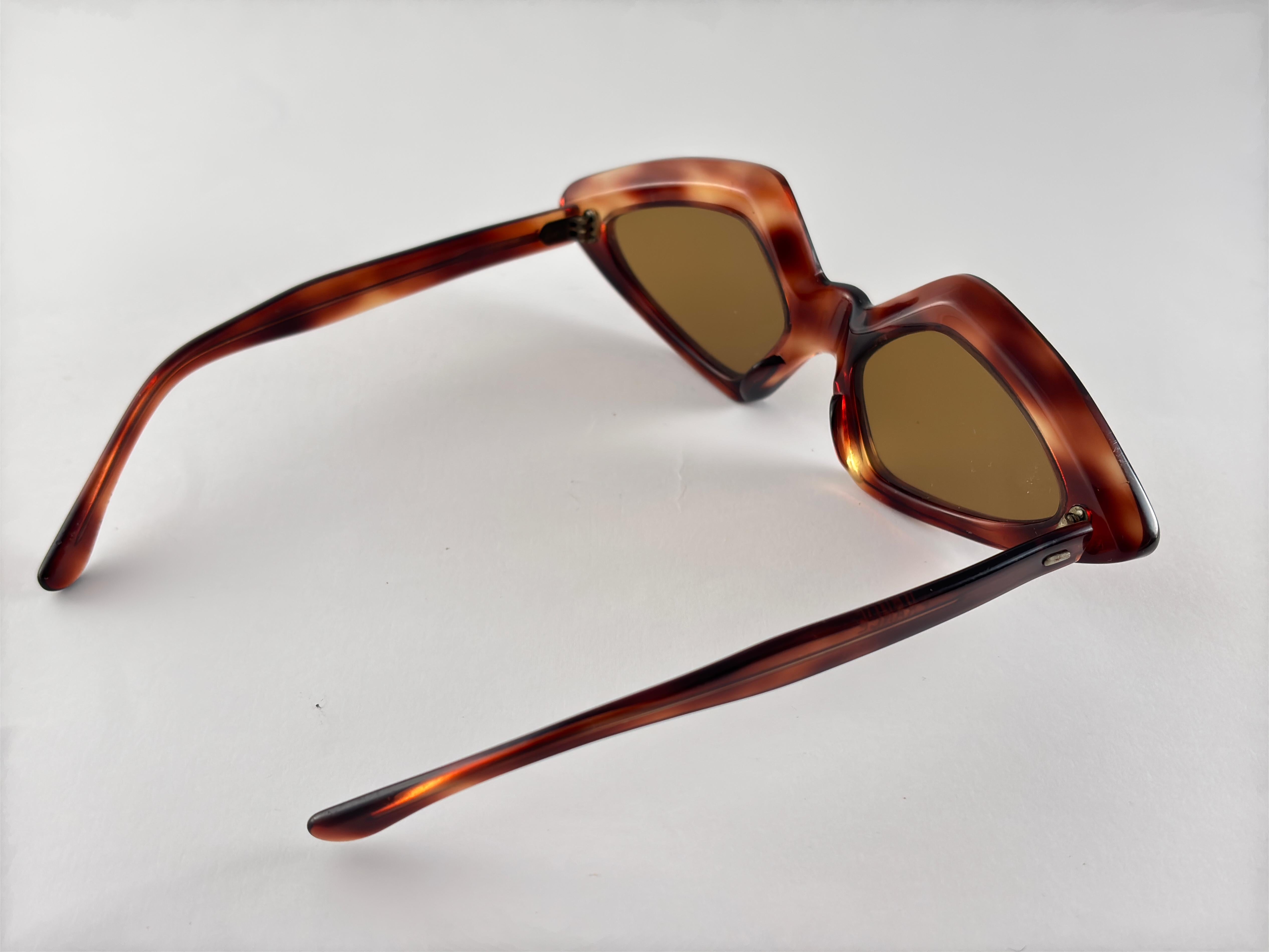 Brown Vintage Midcentury Geometric Dark Tortoise 1960's Sunglasses For Sale